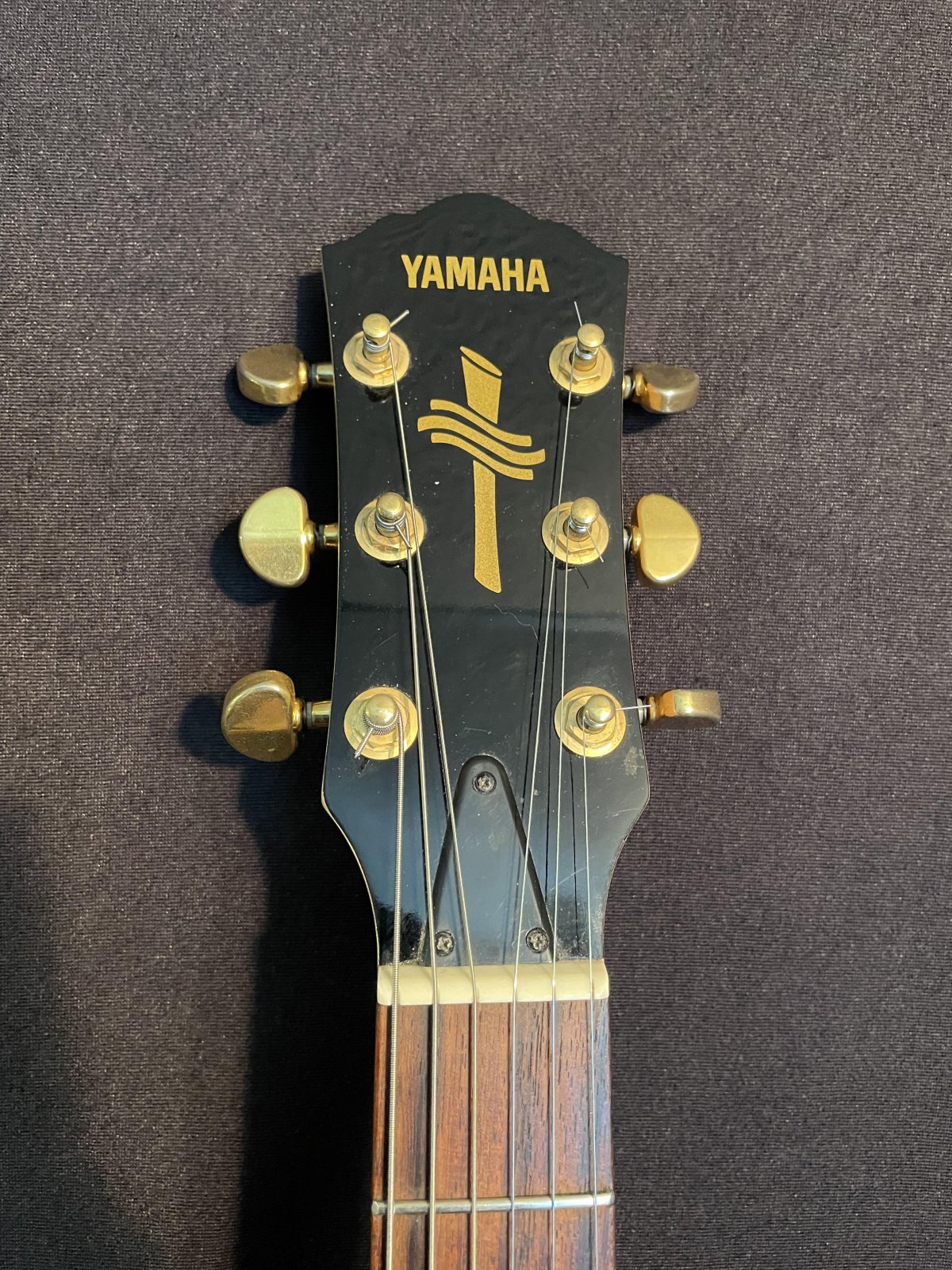 Yamaha AEX502 Semi-hollow Guitar