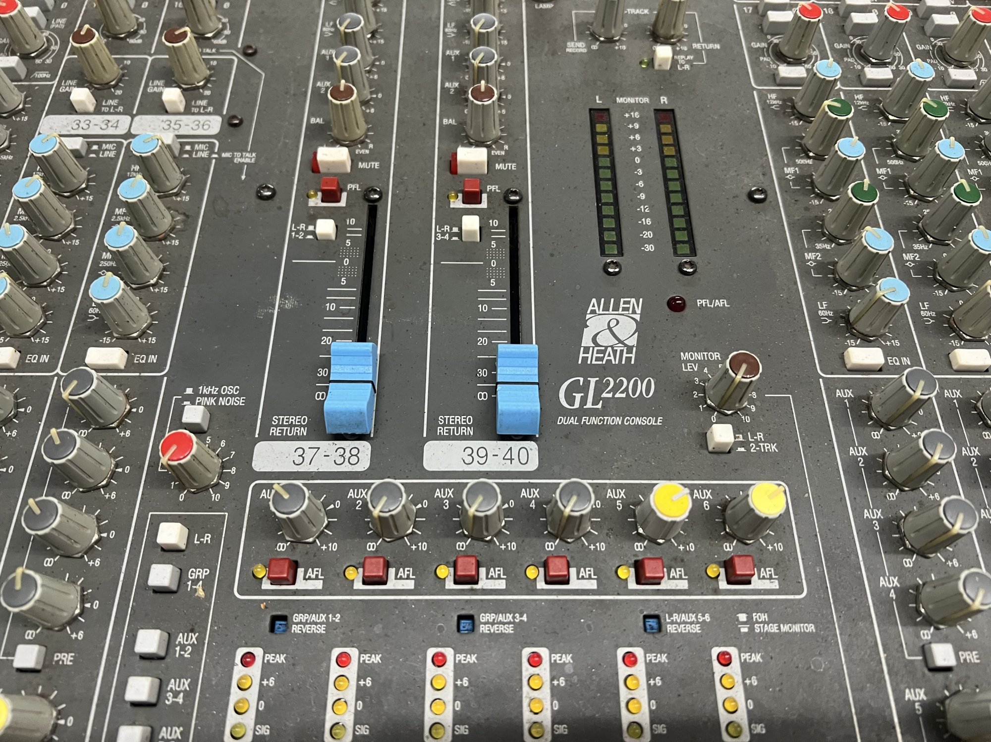 Allen and Heath GL2200 32 Channel Mixer With Case