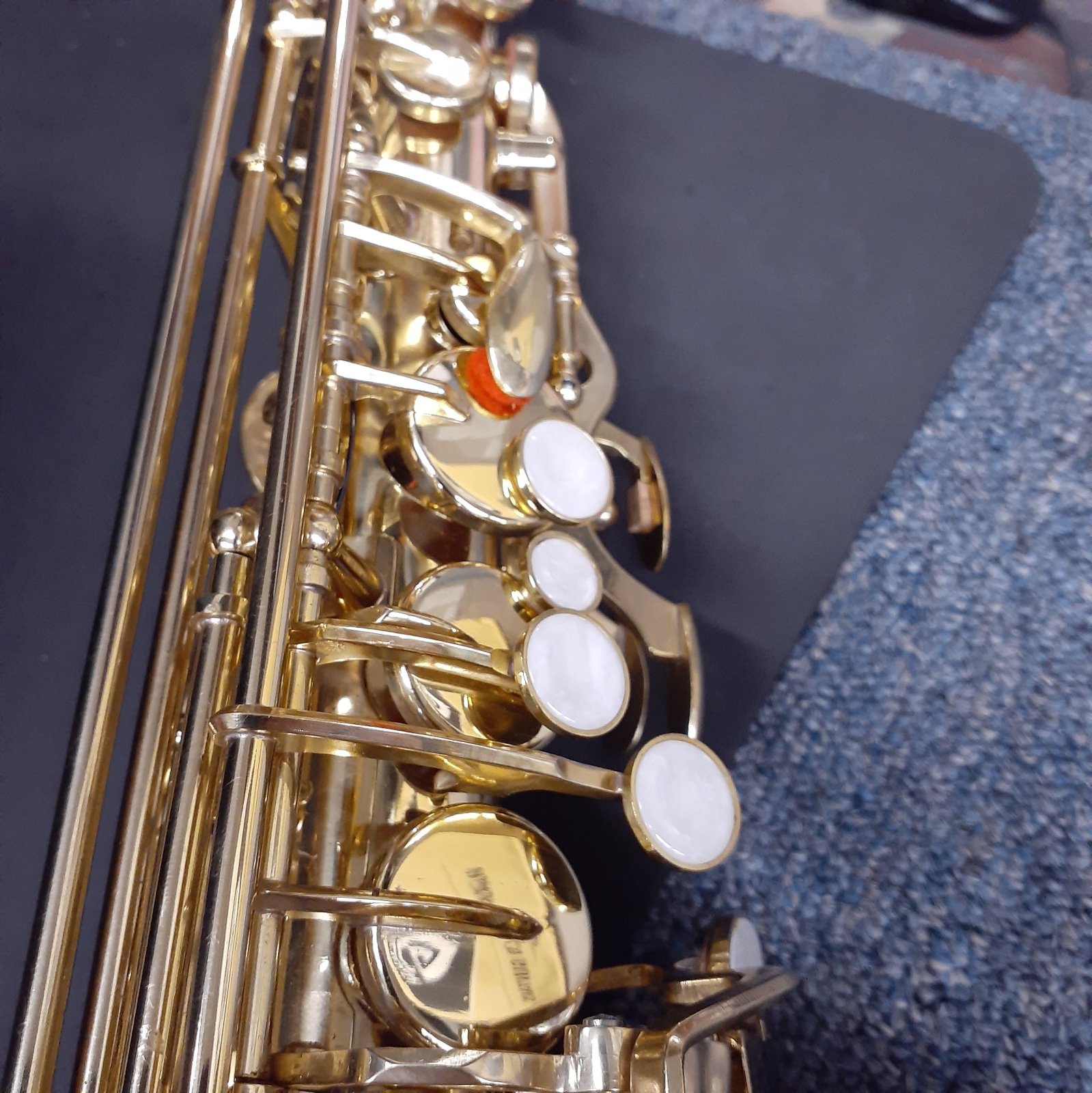 Mendini by Cecilio MAS-L Alto Saxophone w/ HSC - USED