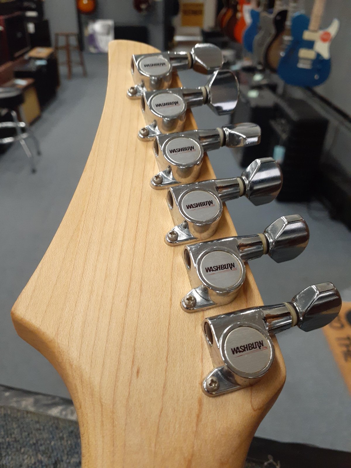 Washburn Mercury Series MG-52 - USED