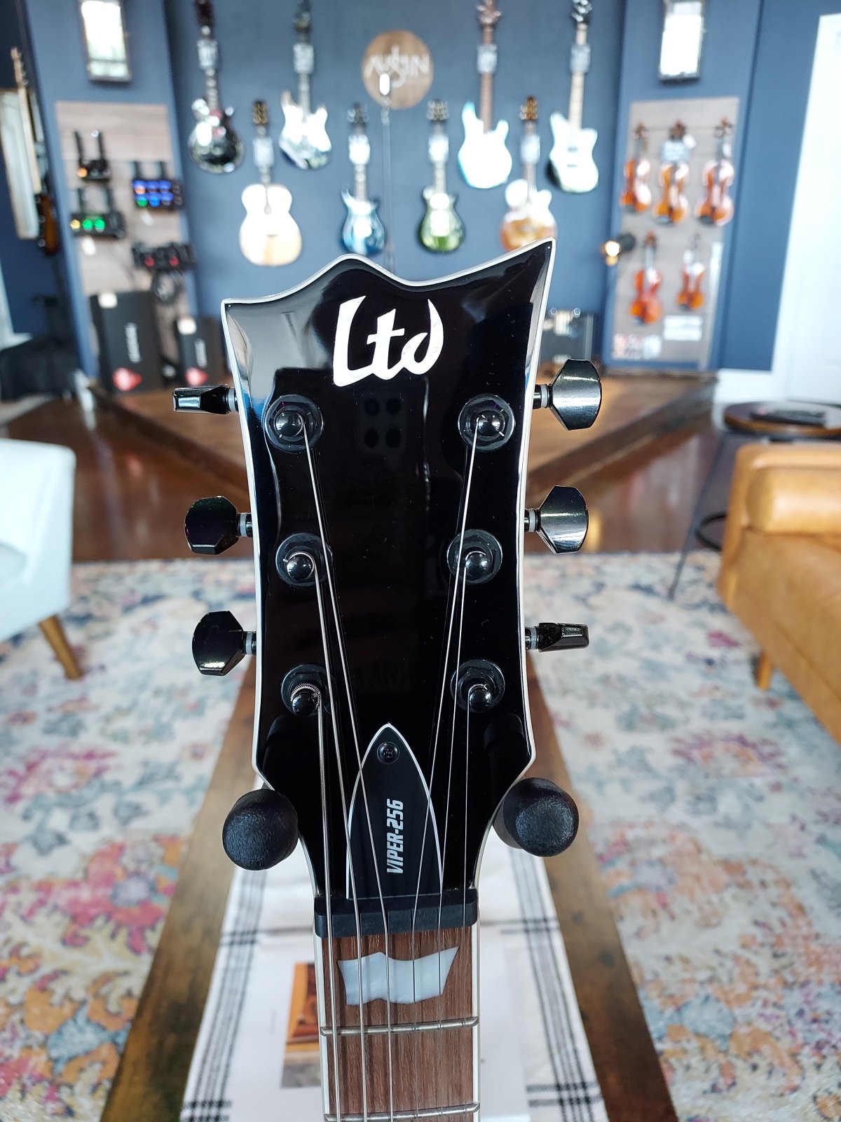 【中古】 Biber Biber ESP LTD Viper 256 See Thru Black Cherry Electric Guitar