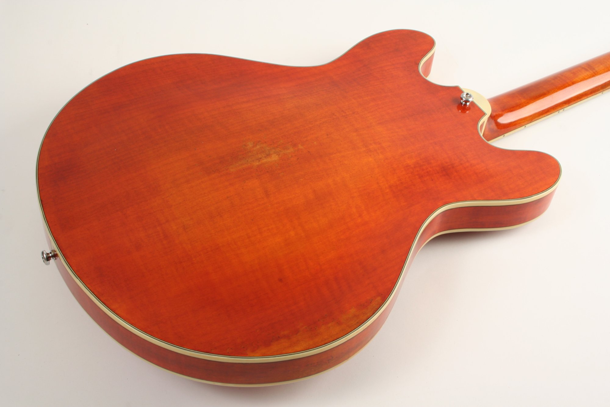 琥珀 ② 食べられる宝石箱。5月の誕生石エメラルドの琥珀糖を1ヶ月間の