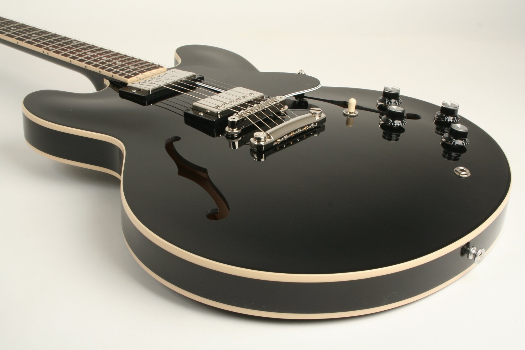 Gibson ES-335 Vintage Ebony Original Collection 228050025