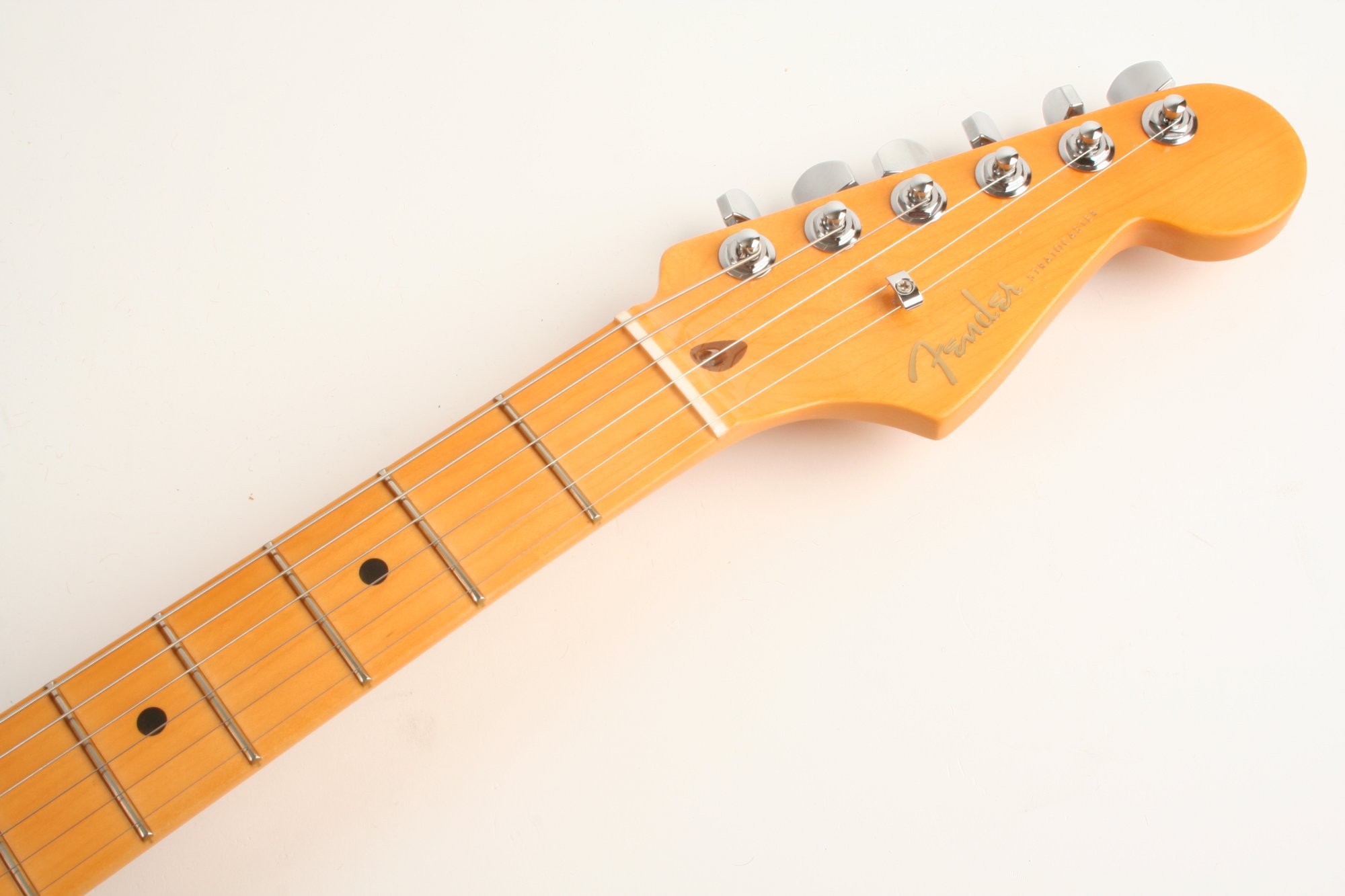 Fender American Ultra Stratocaster HSS Maple Fingerboard