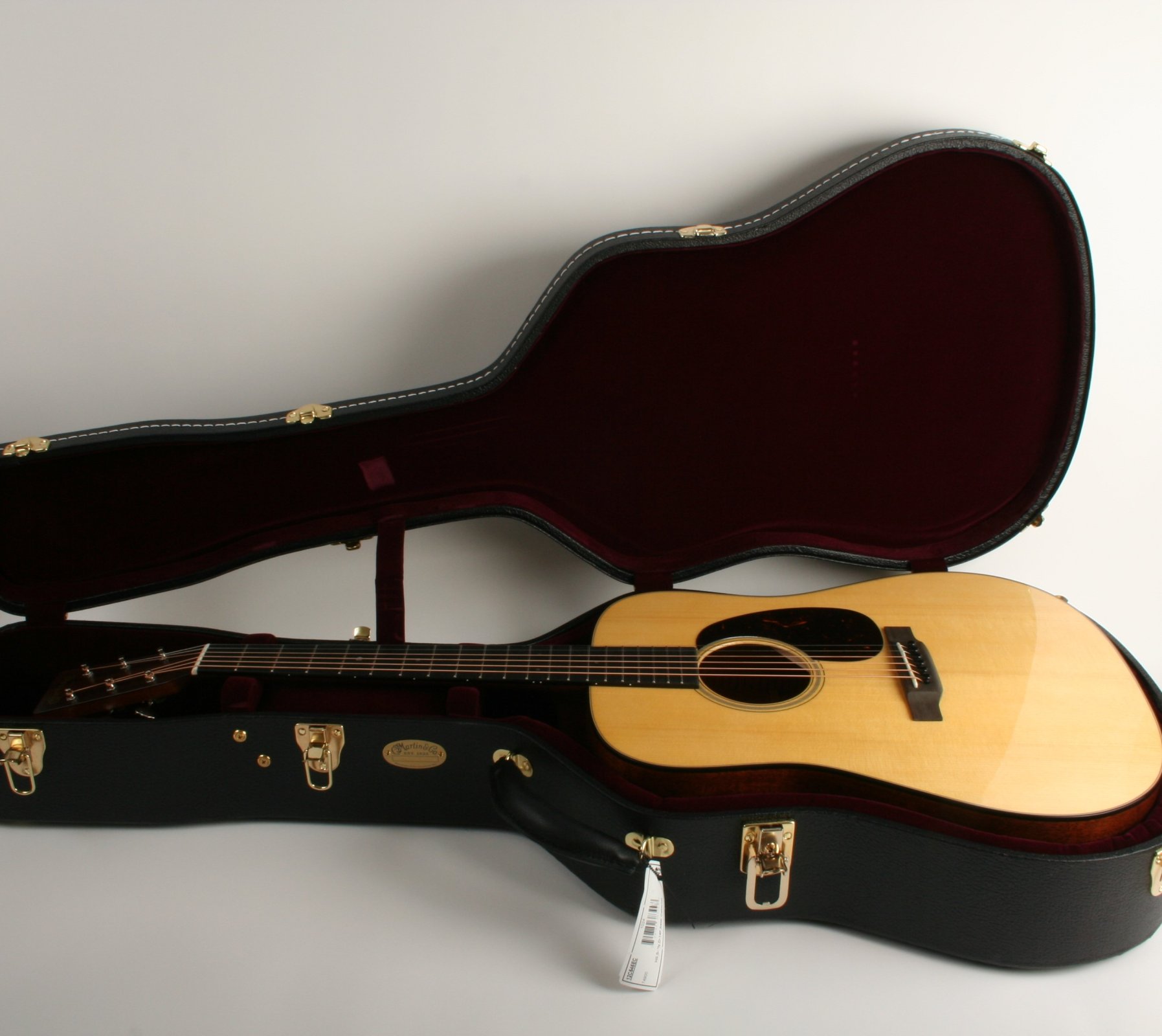 Martin D-18 カスタム Martin D-18 Custom (Adirondack Spruce Top) - YouTube