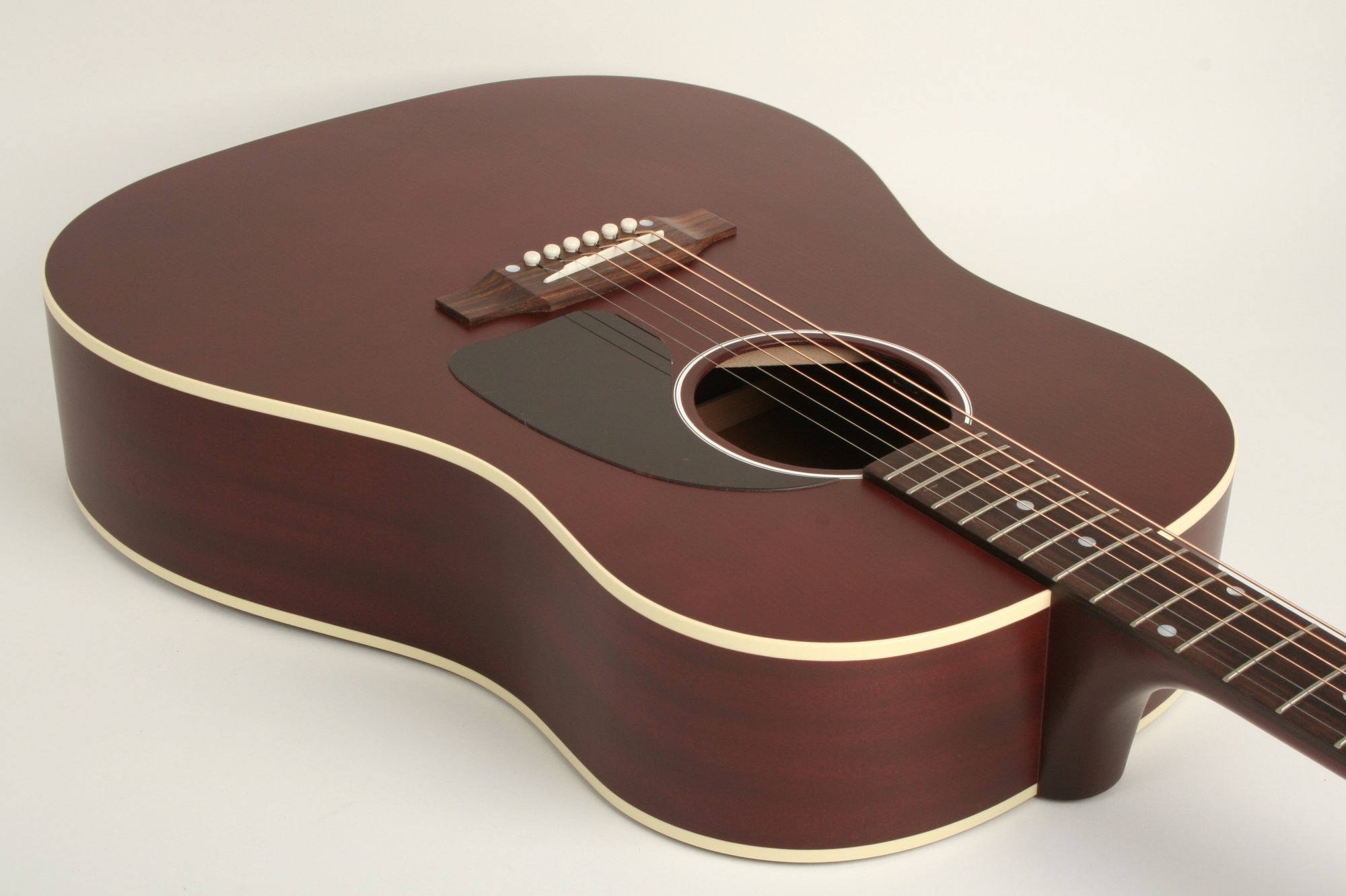 Gibson J-45 Special Satin Wine Red 20635054