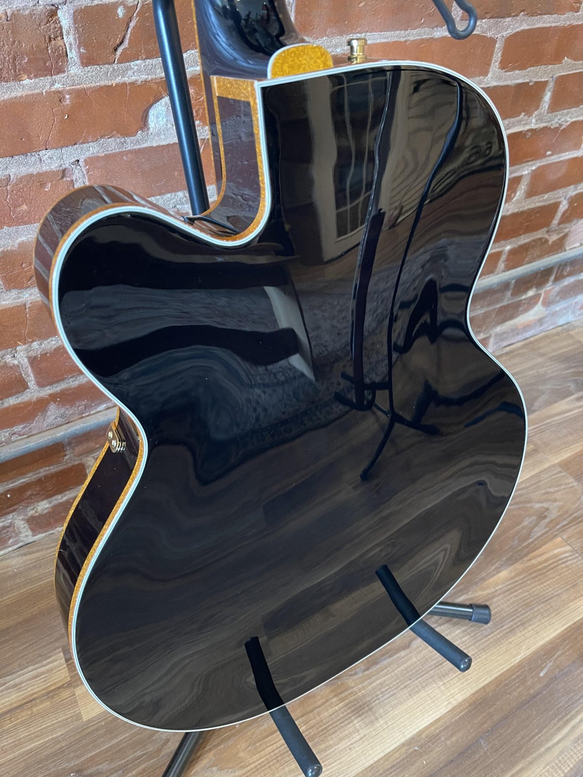 Gretsch G6136T-BLK Black Falcon w/Bigsby