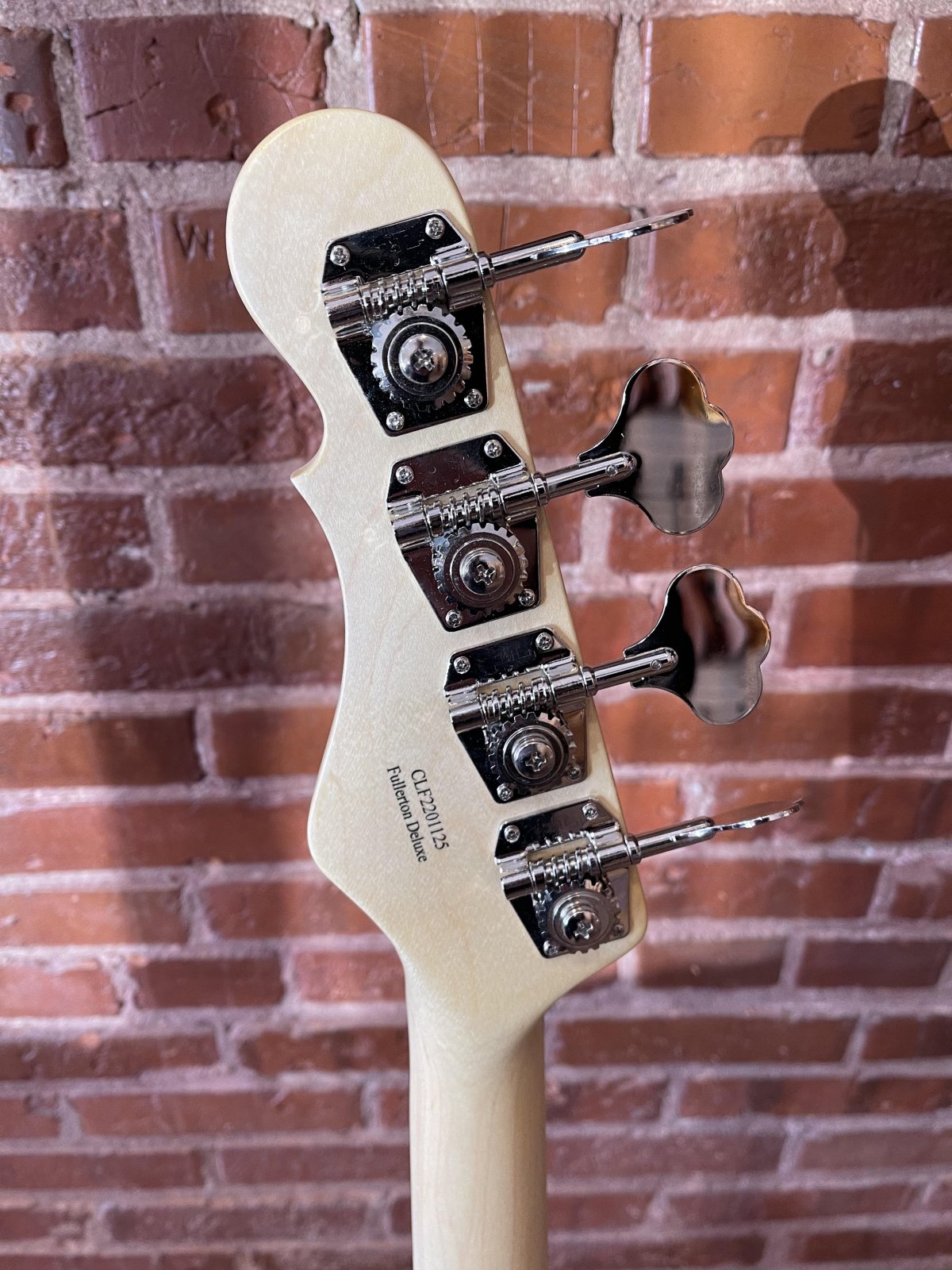 G&L Fullerton Deluxe Fallout Bass - Shell Pink