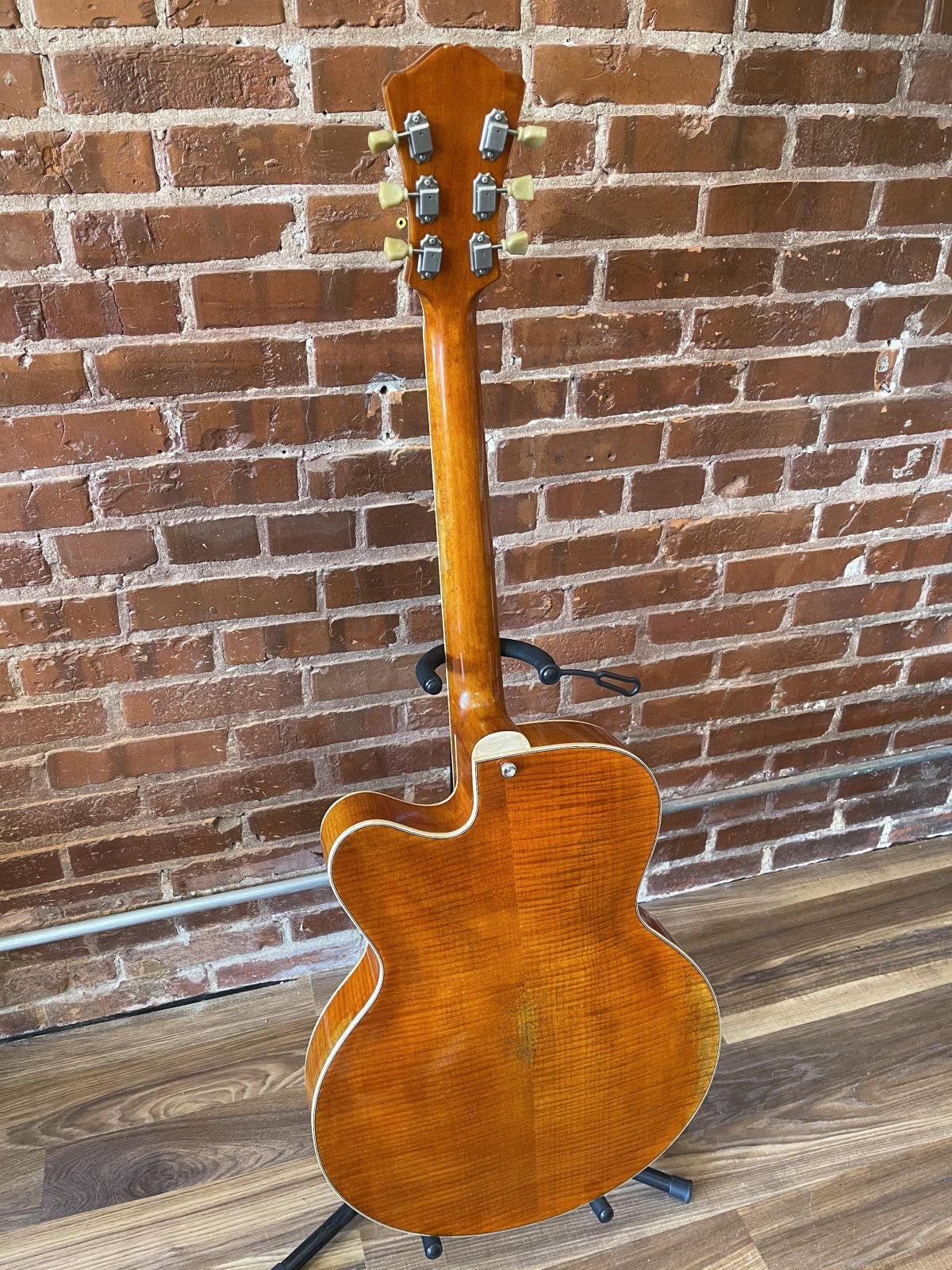 Eastman T58/V-AMB Antique Varnish - Amber