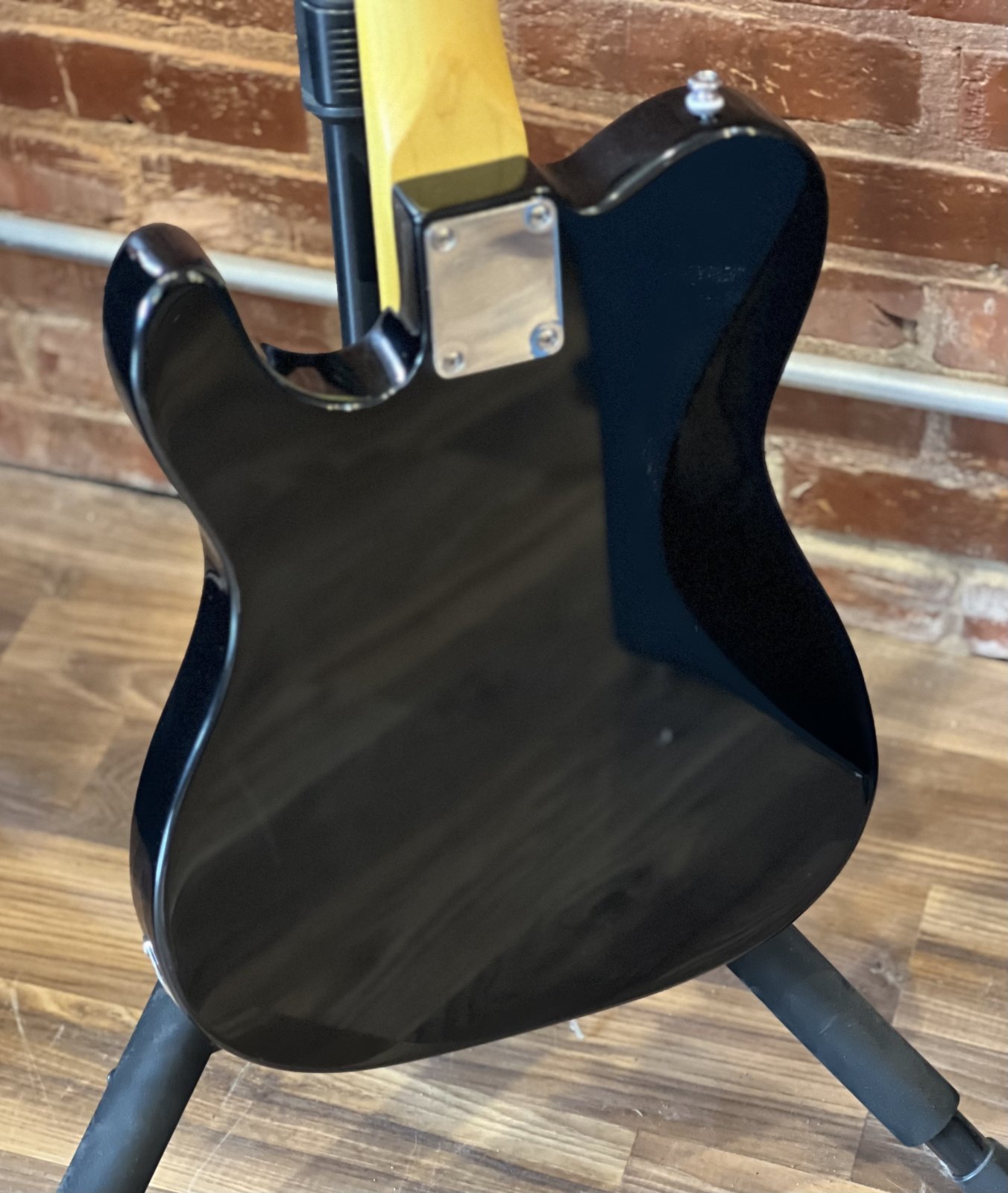 G&L Tribute Series ASAT Special - Gloss Black w/Gig Bag