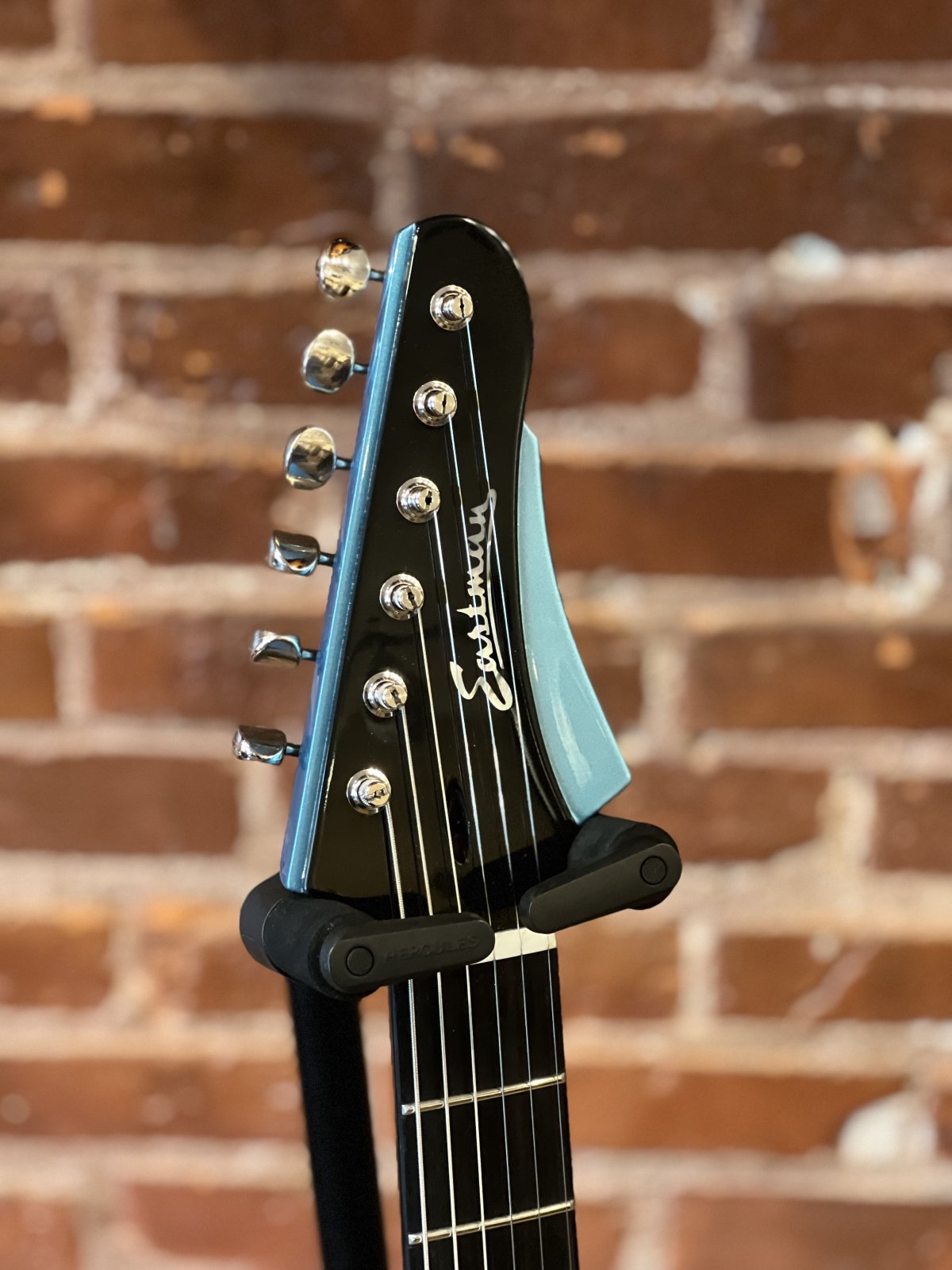 Eastman Juliet LA Celestine Blue with hard case