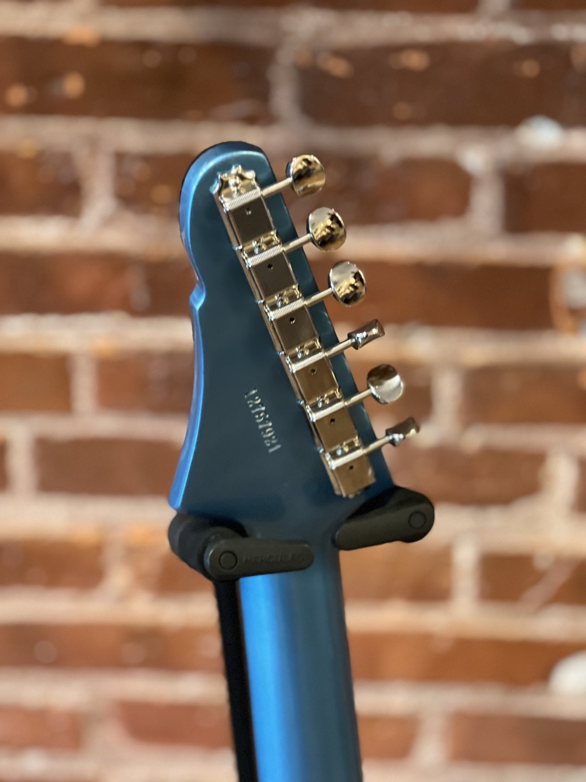 Eastman Juliet LA Celestine Blue with hard case