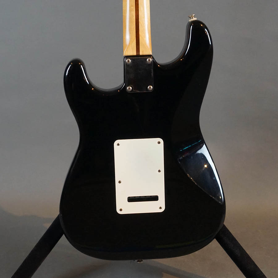 Fender Squier Series Standard Stratocaster, Black w/Bag