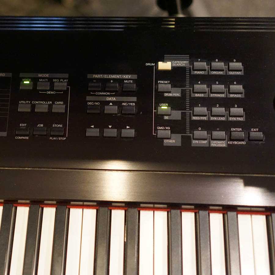 Yamaha S08 88 Key Synthesizer - Used