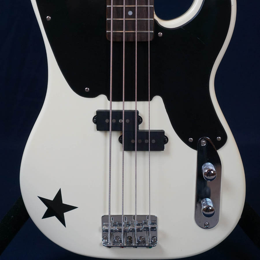 スクワイアー Squier Mike Dirnt PRECISION BASS Squier Mike Dirnt Precision Bass - Arctic White | Sweetwater