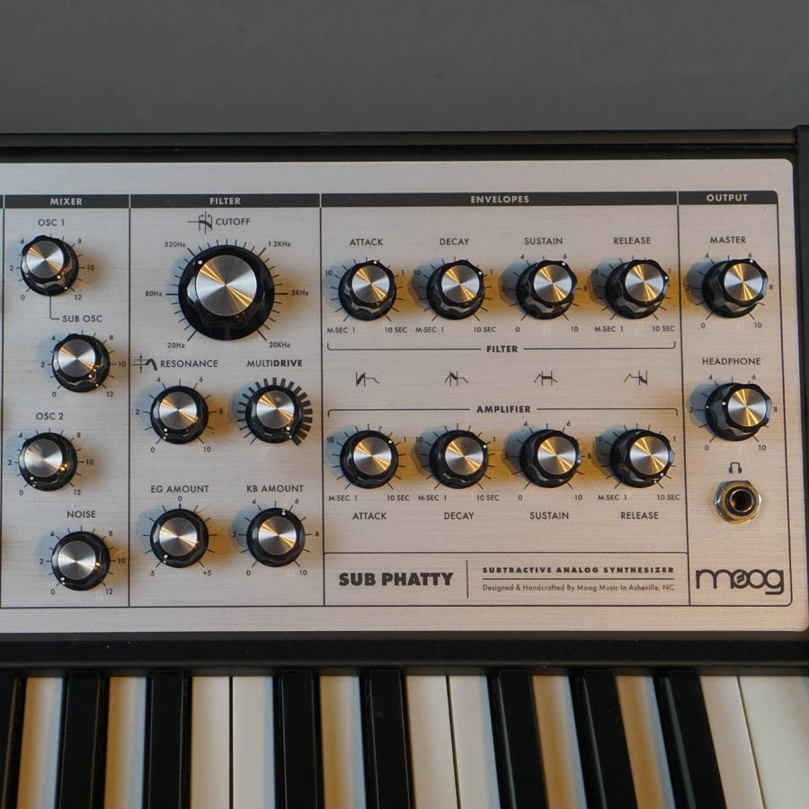 Moog Sub Phatty ジャンク　シンセサイザー Moog Music Inc / SUB PHATTY - YouTube