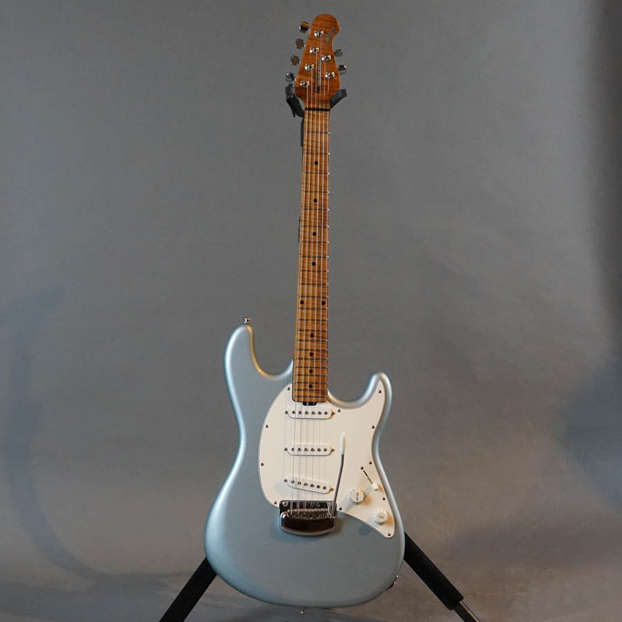 ギター Music Man Cutlass RS SSS Firemist Silver Music Man Cutlass RS SSS Trem Firemist Silver – Chicago