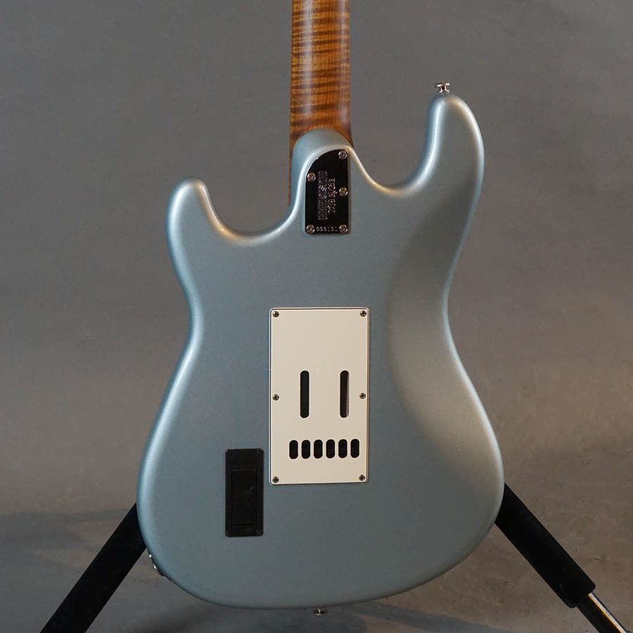 ギター Music Man Cutlass RS SSS Firemist Silver Ernie Ball Music Man Cutlass RS - Firemist Silver | Sweetwater