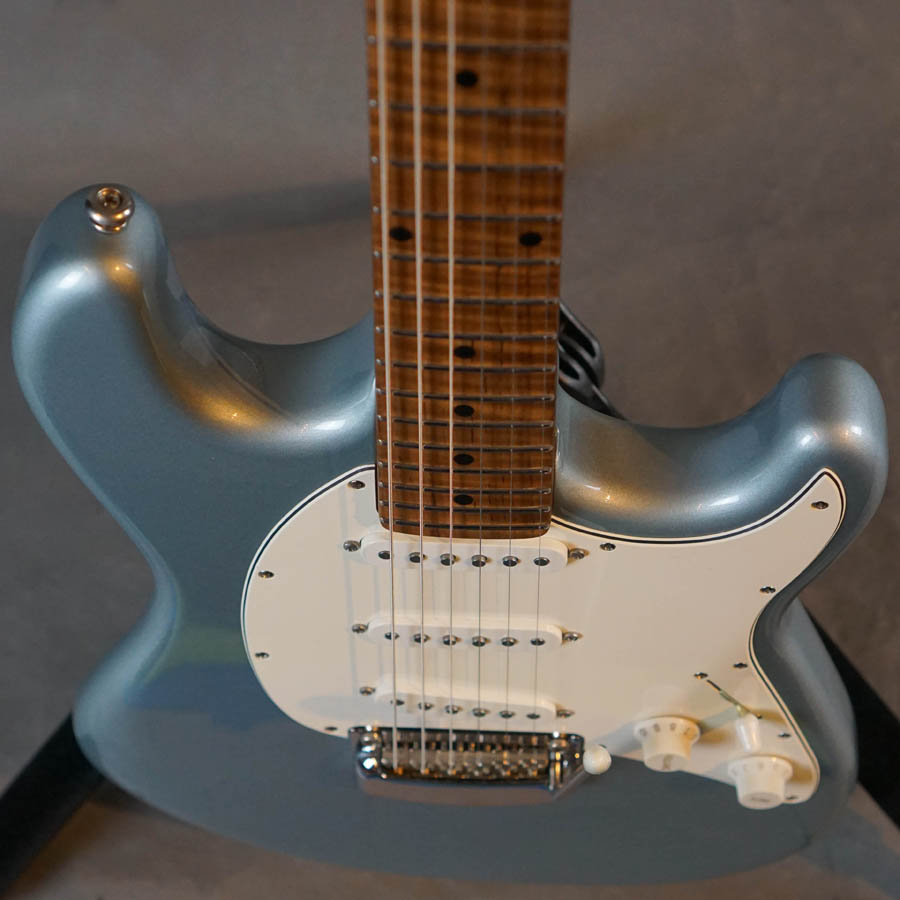 ギター Music Man Cutlass RS SSS Firemist Silver Music Man Cutlass RS SSS Trem Firemist Silver – Chicago