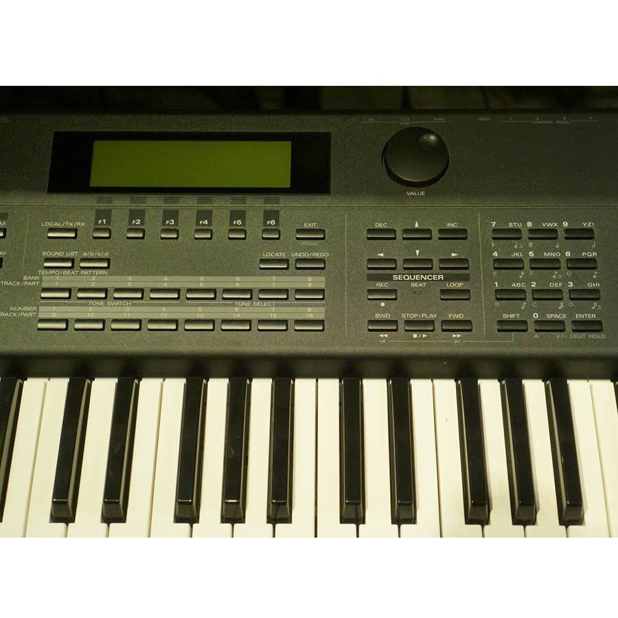 Roland XP-80 Digital Synthesizer Keyboard 76-Key 64-Voice