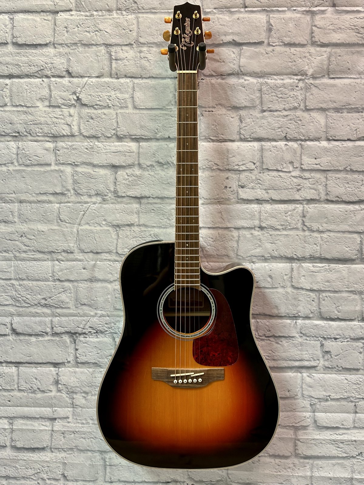 Takamine w/ Case Acoustic/Electric Guitar- Sunburst (used)