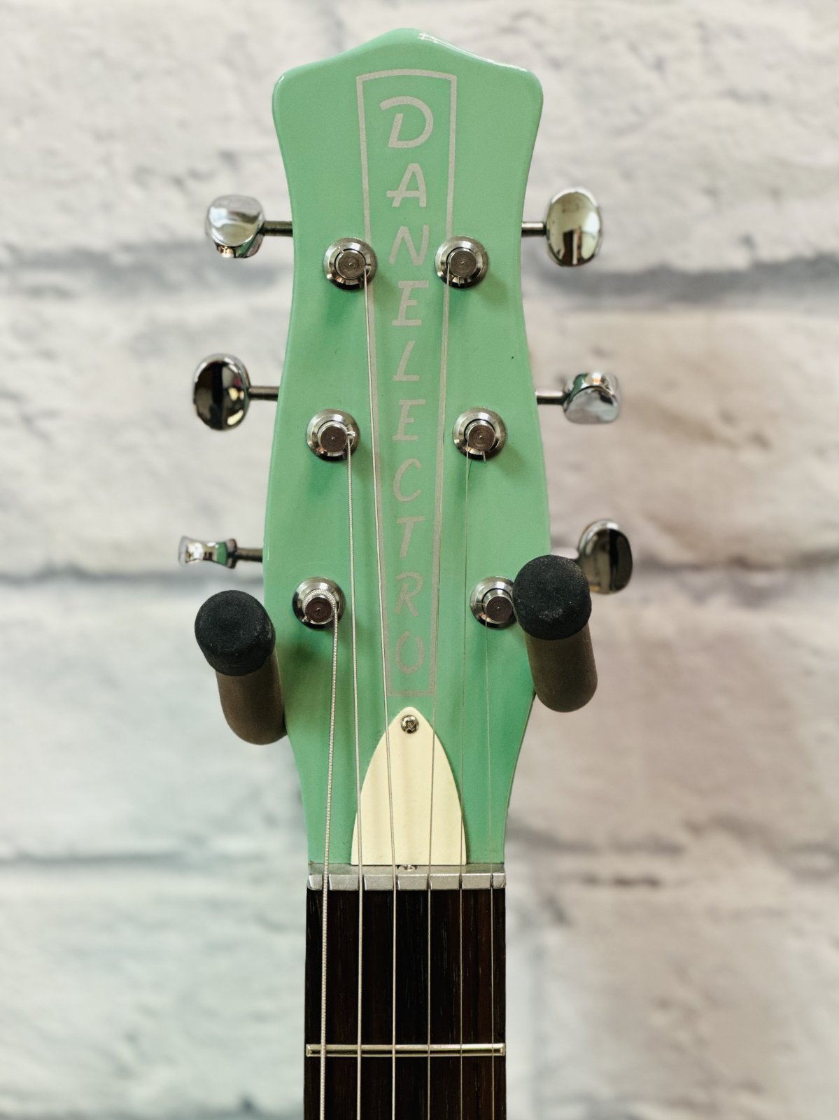 Danelectro 59M NOS+ Seafoam Green エレキギター Danelectro '59 NOS+ Electric Guitar - Seafoam Green – Walt