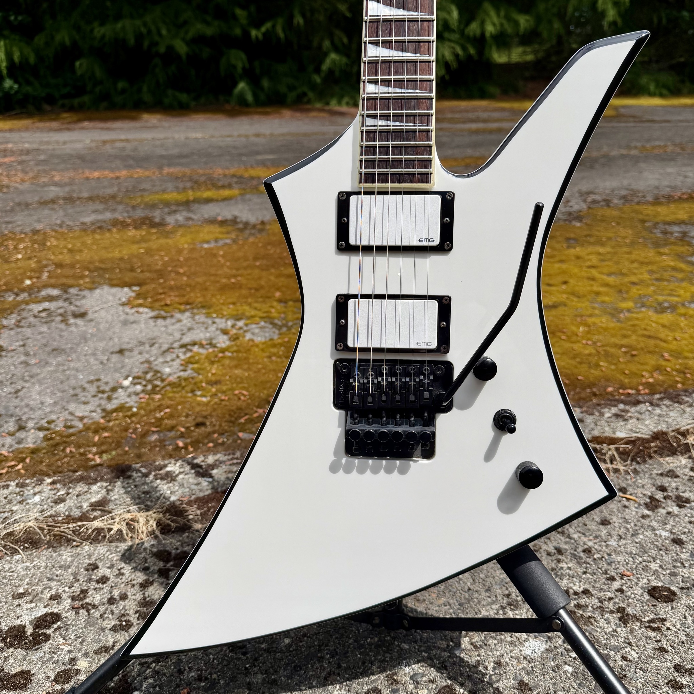 Jackson X-Series Kelly KEXMG - White w/black bevels and upgraded