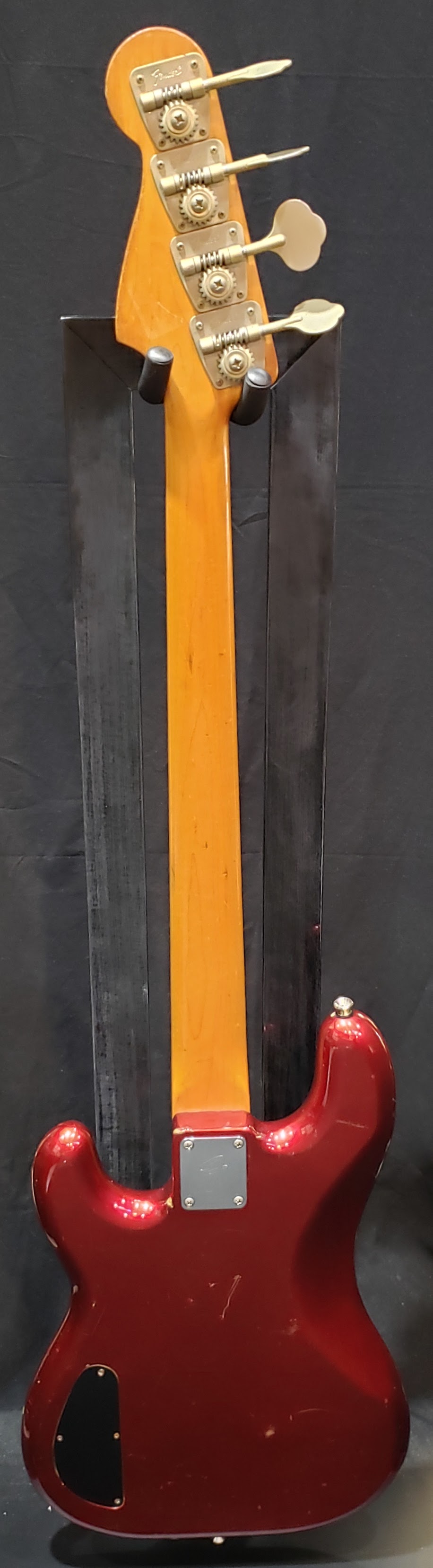 Fender PB 551