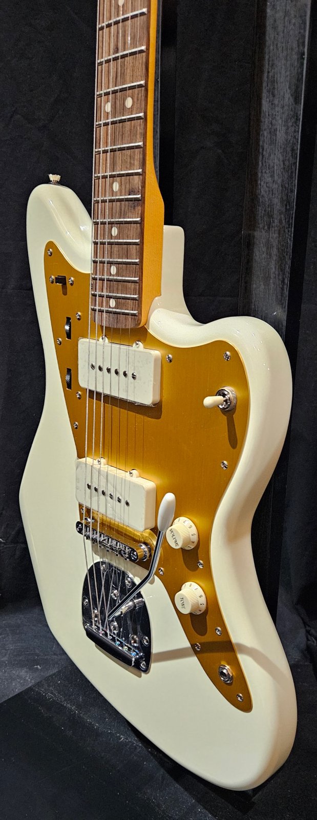 Squier J Mascis Signature Jazzmaster - Vintage White with Indian
