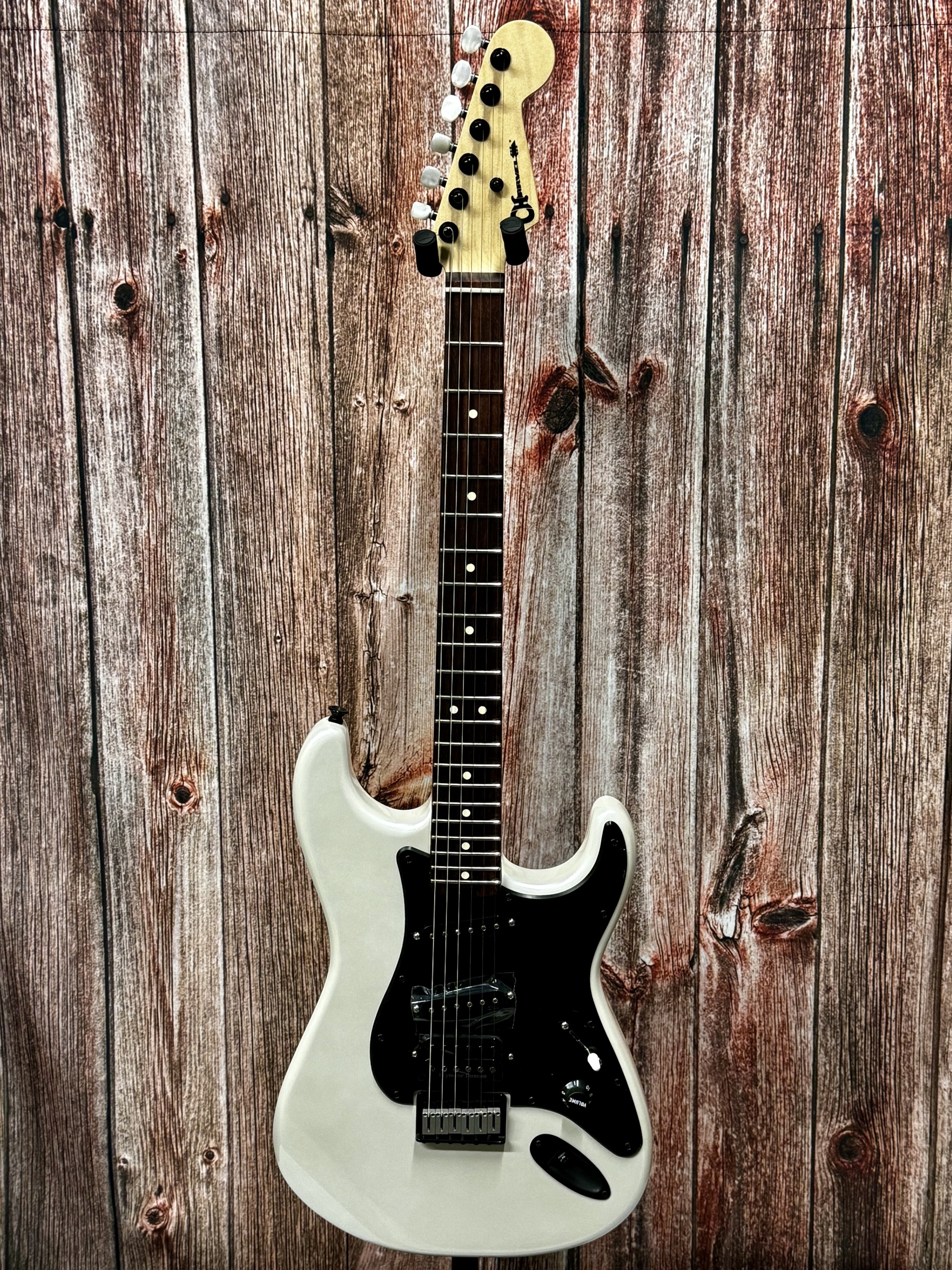 Charvel Jake E Lee Signature Pro-Mod So-Cal Style 1 HSS HT RW