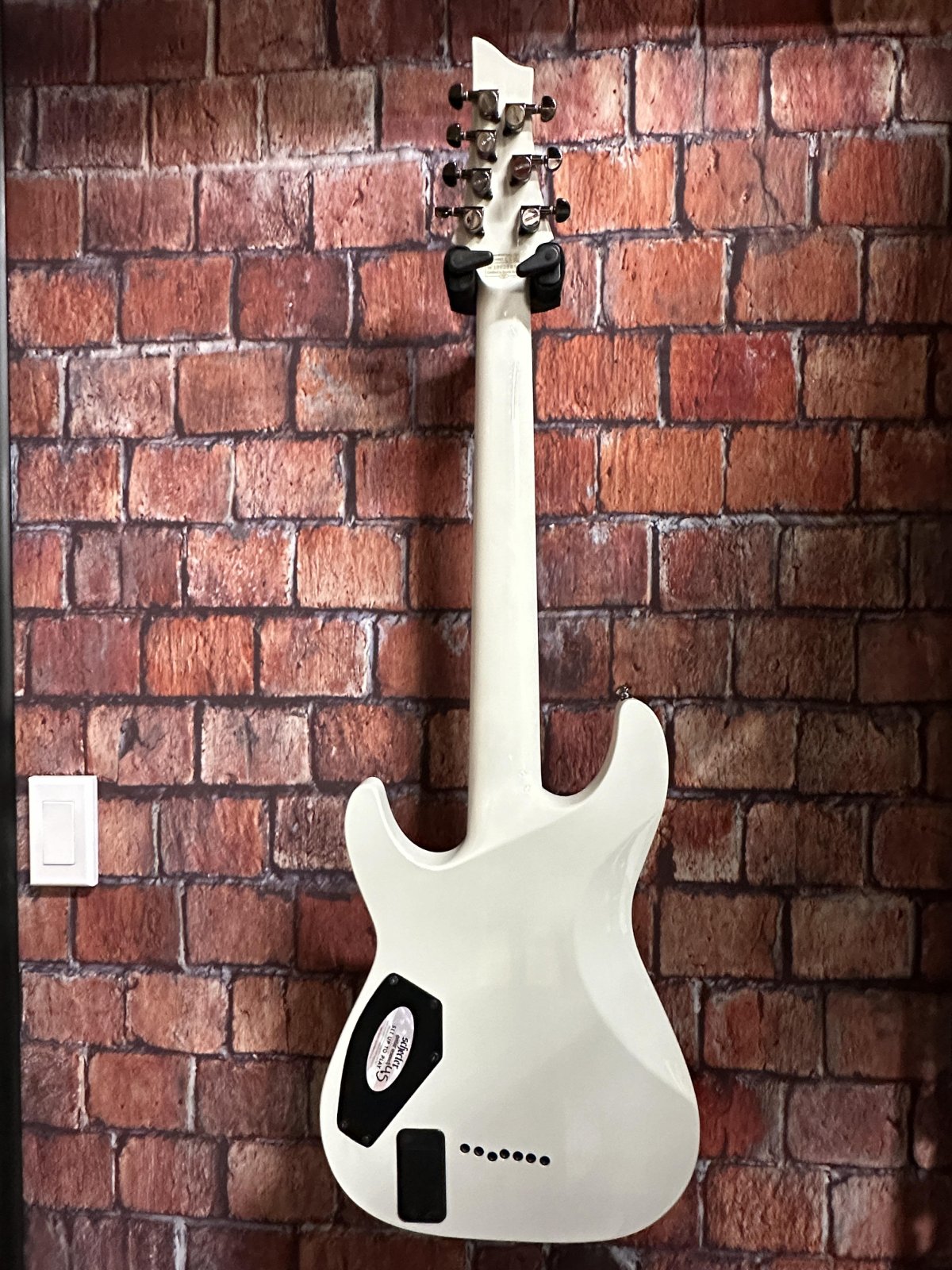 USED Schecter Hellraiser C-7 - Gloss White w/HSC - 081544708775