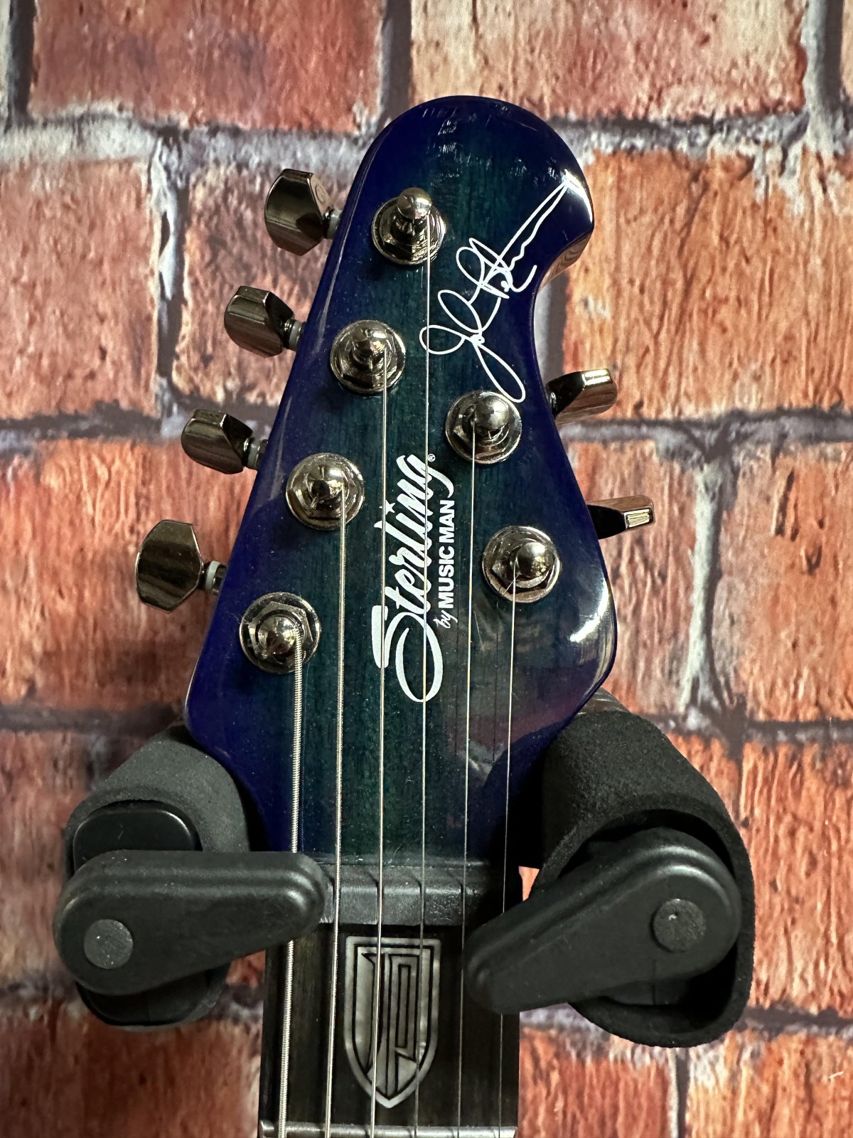 藍 Sterling by musicman John Petrucci Majesty MAJ200XQM