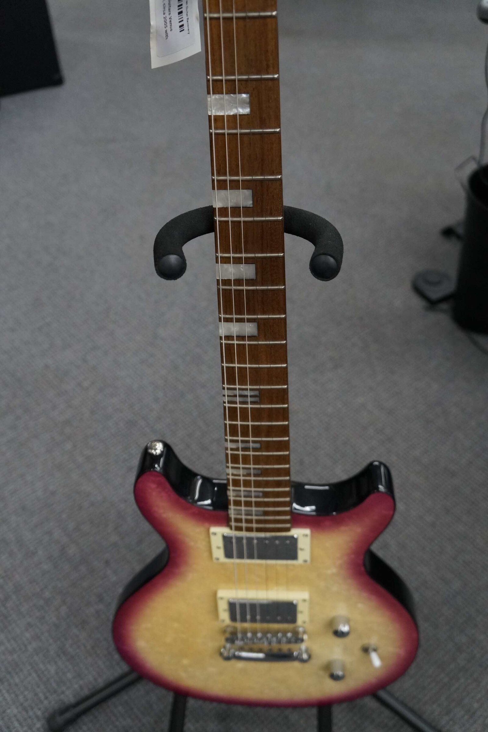 【激レア！美品】Daisy Rock Stardust Venus ギター 激レア！美品】Daisy Rock Stardust Venus ギター - メルカリ