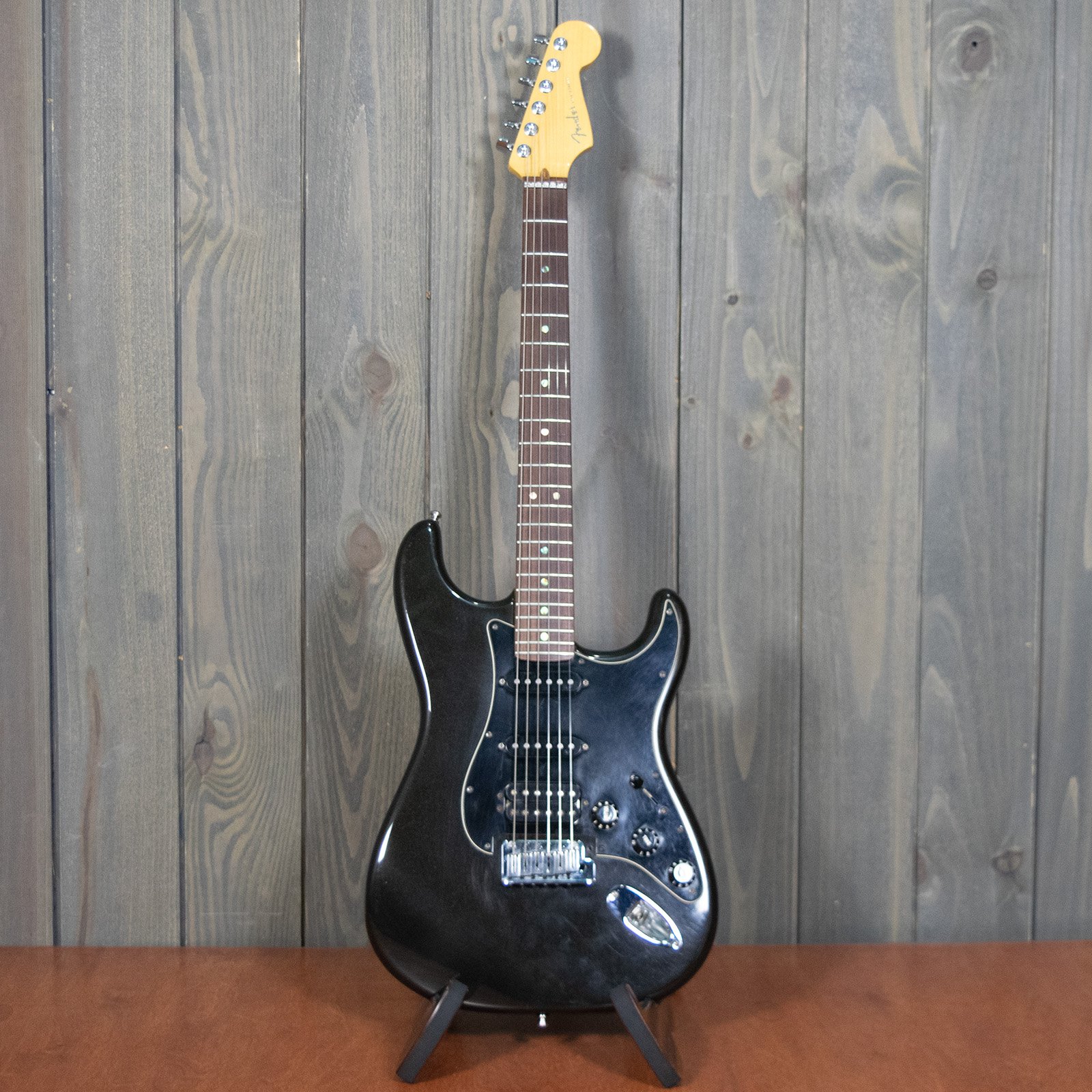 Fender Strat Deluxe Montego Black w/ OHSC (Used - 2003)