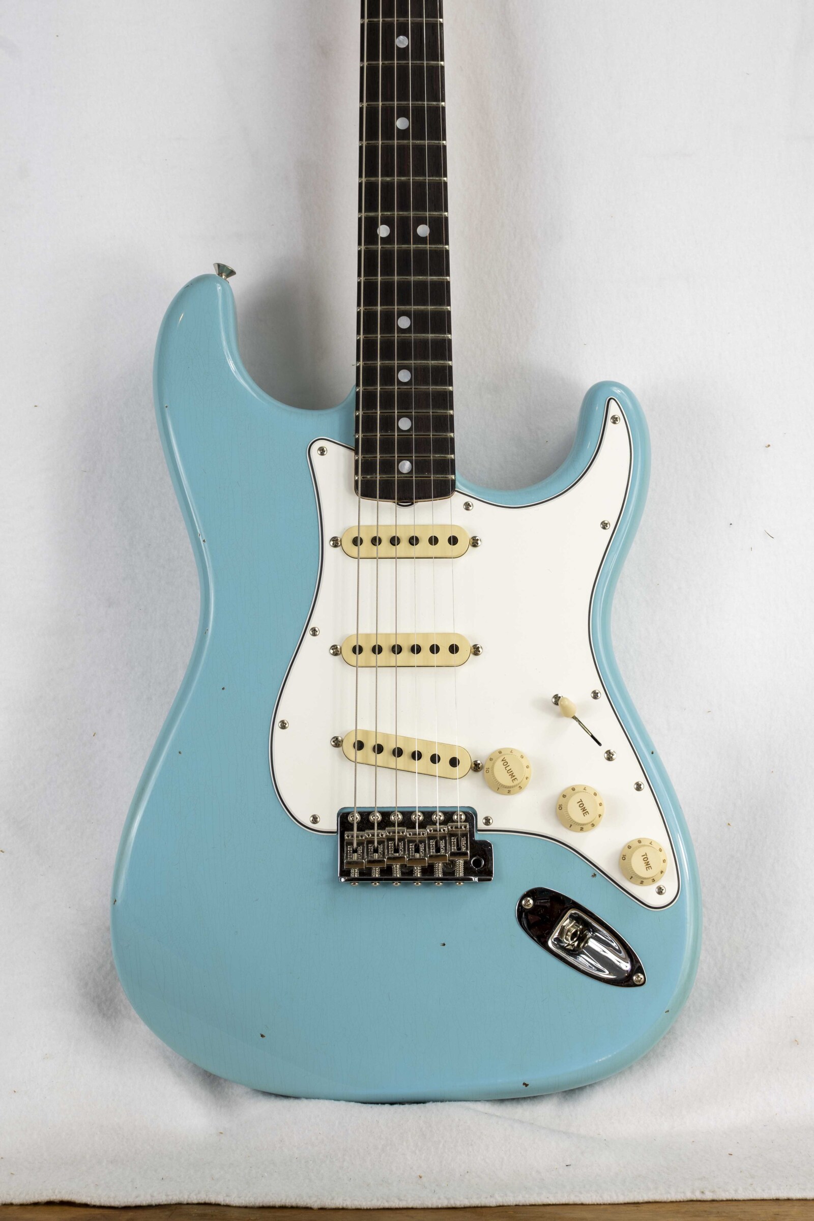 Fender Custom Shop 65 Stratocaster Rosewood Fretboard Journeyman Closet Classic Aged Daphne Blue