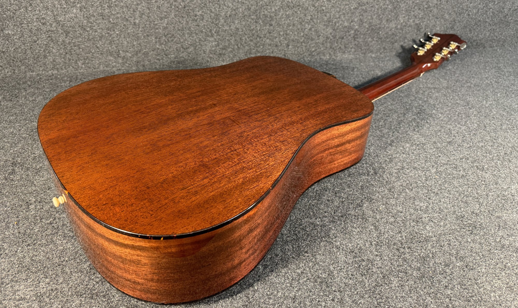 Guildセカンドライン日本製Madeira調整済みDAVID LINDLEY おはようございます！！ 1月も最終日！！ 本日は2人で皆様の御利用御