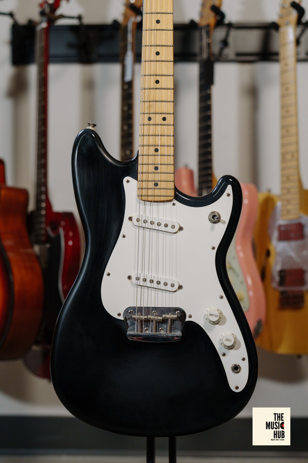 Fender Duo-Sonic (1993–94, Made in Mexico) — Black, Maple Neck — w