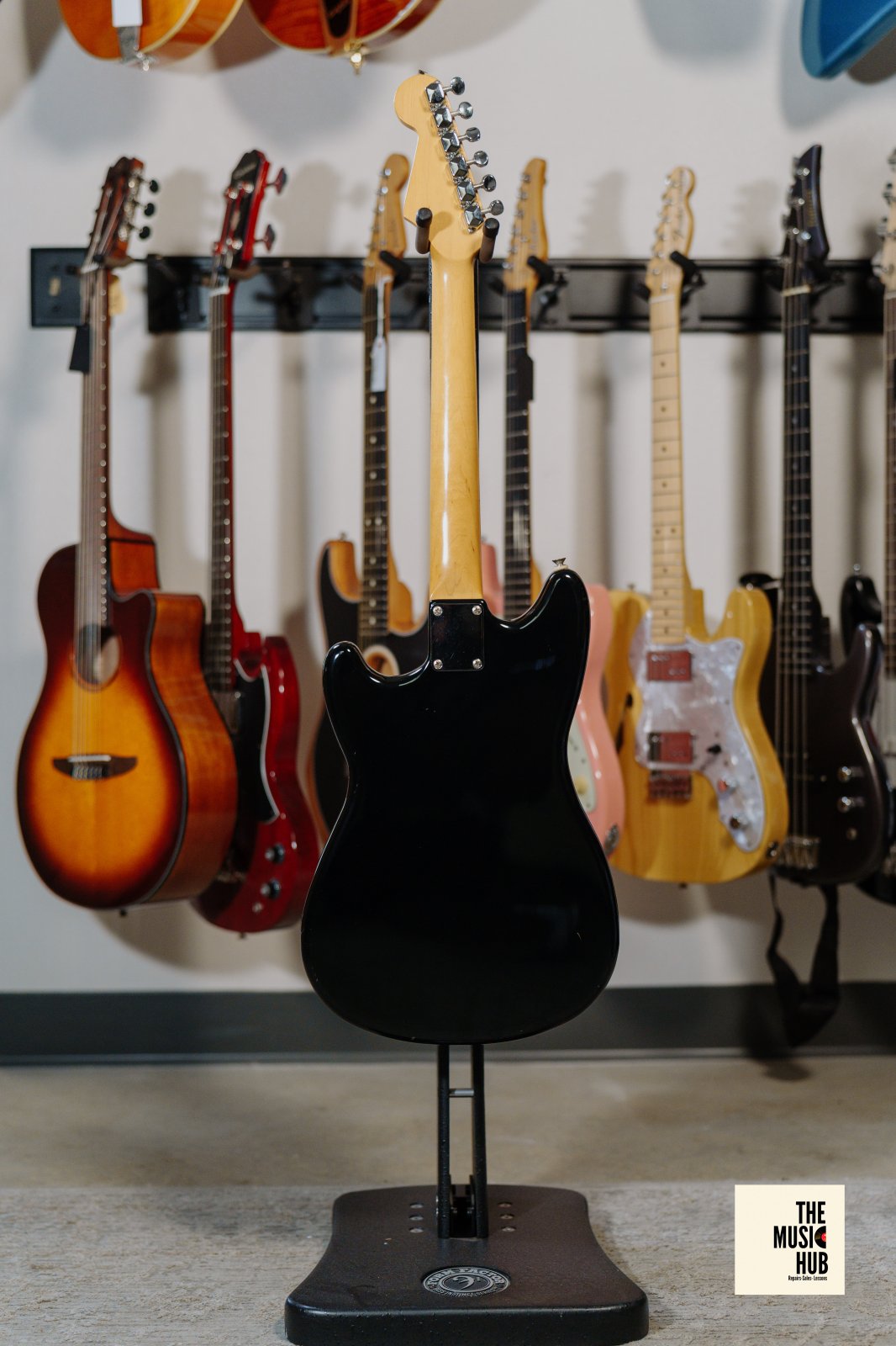 Fender Duo-Sonic (1993–94, Made in Mexico) — Black, Maple Neck — w