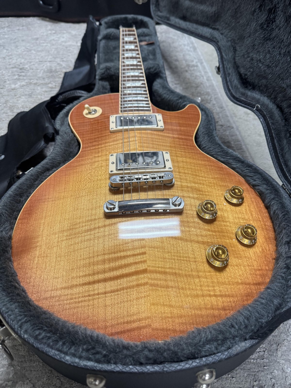 Gibson Les Paul Standard – 2006 – Honeyburst Flame Top - 534524352435