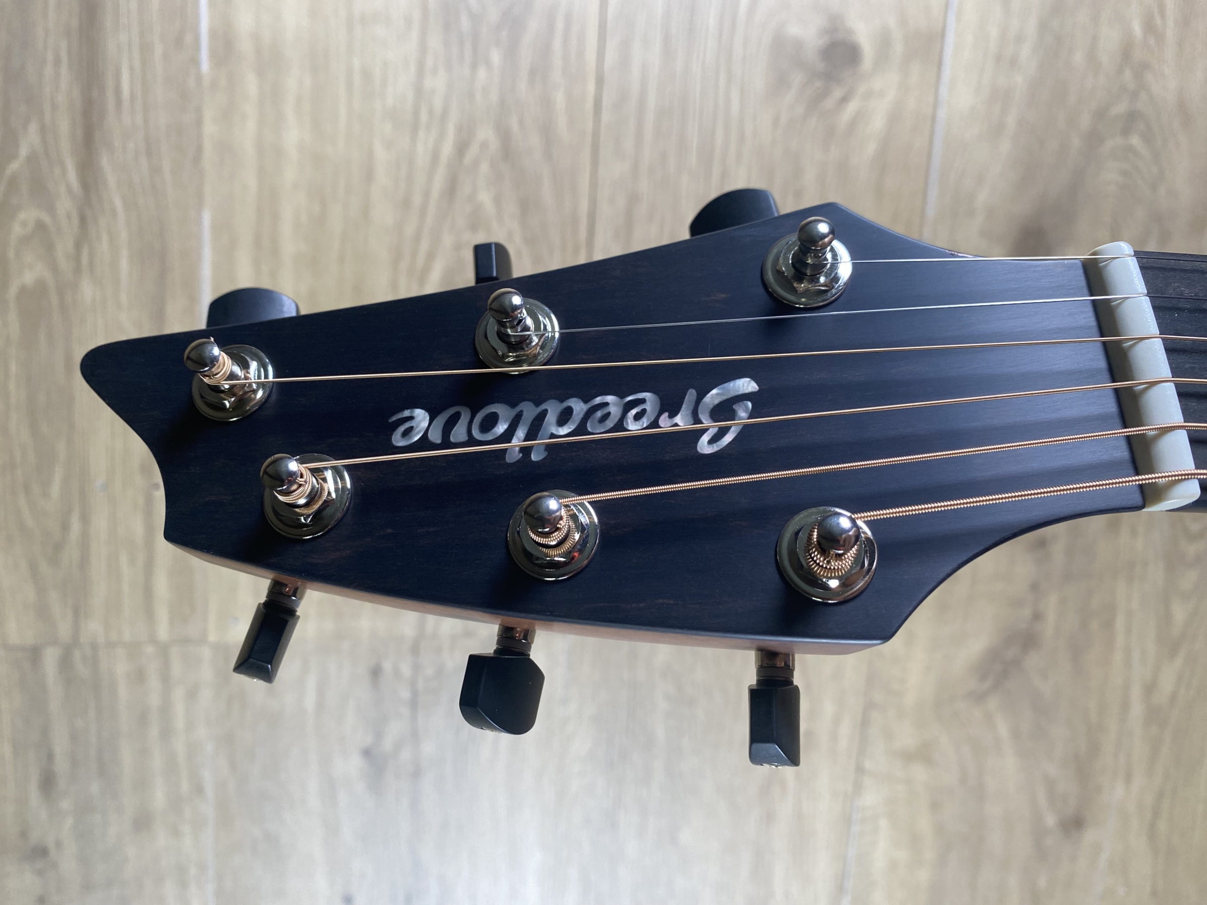 Breedlove Premier Concert Burnt Amber CE Adirondack, EI Rosewood