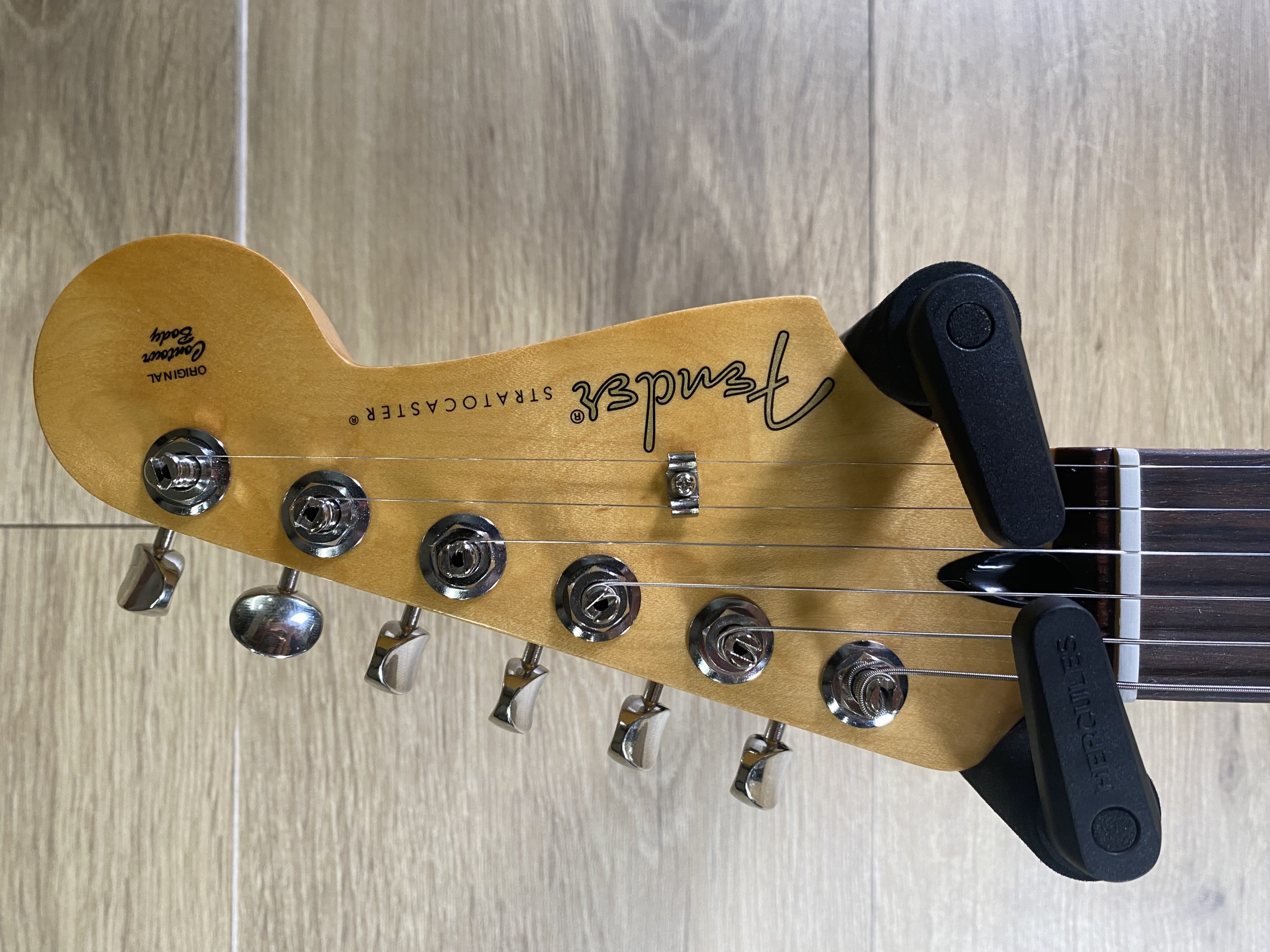 新品同様Fender Player II Stratocasterおまけ８点付き 新品同様Fender Player II Stratocasterおまけ8点付き Amazon