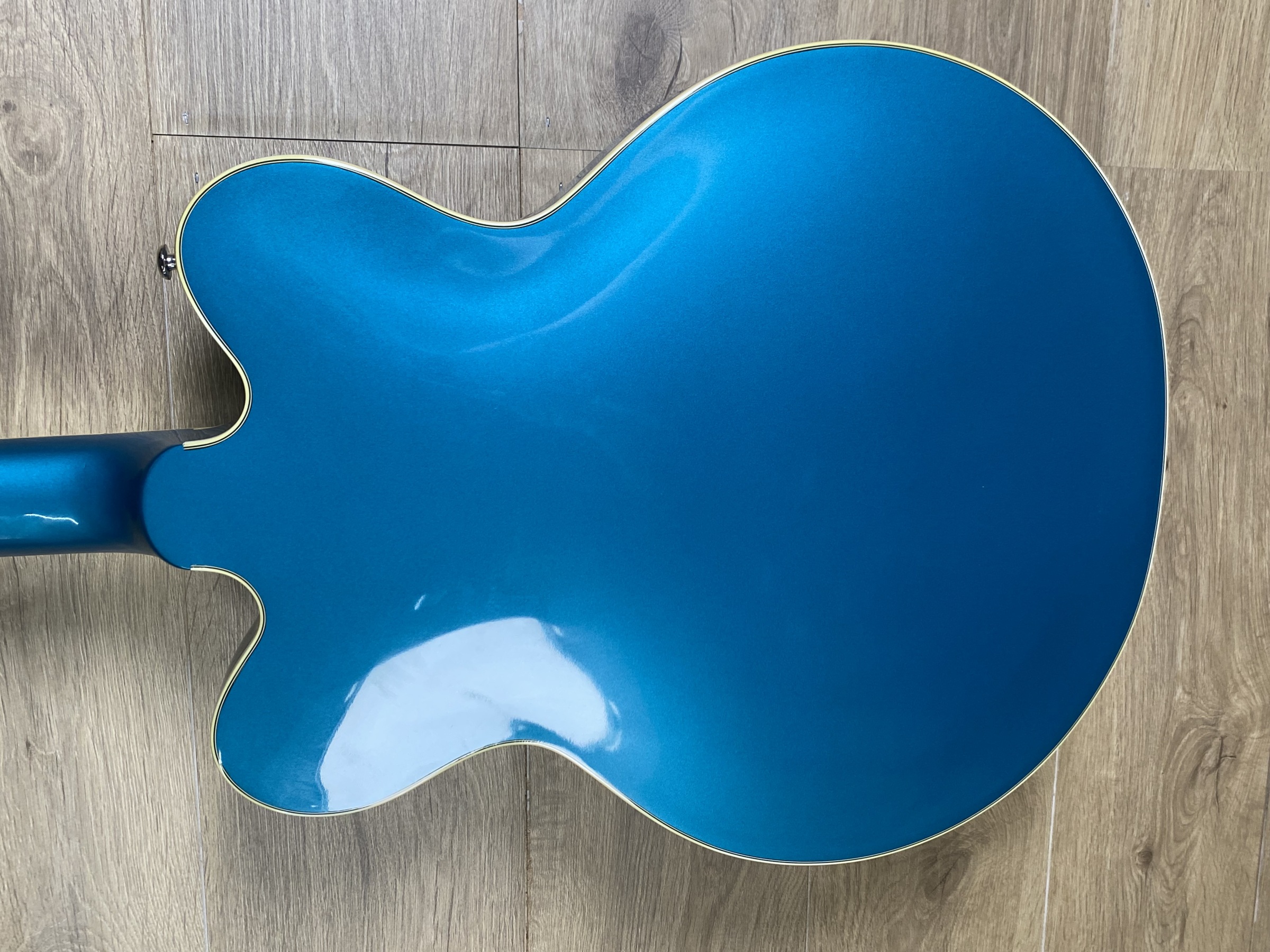 Gretsch G2628 Streamliner Cat-Eye Limited-Edition Center