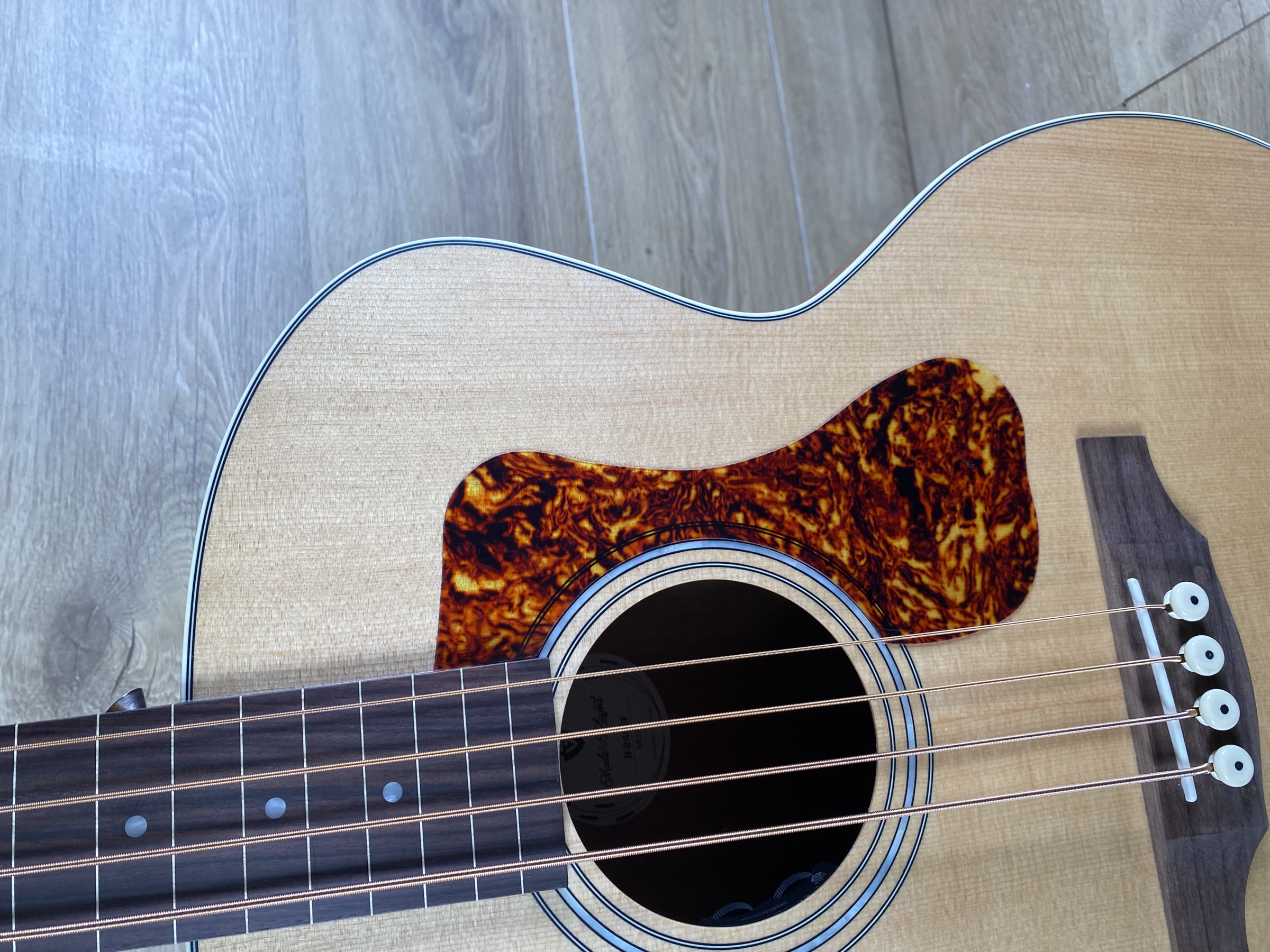 ベース Guild / B-240EF FRETLESS NATURAL Guild B-240EF Fretless Concert Acoustic-electric Bass Guitar