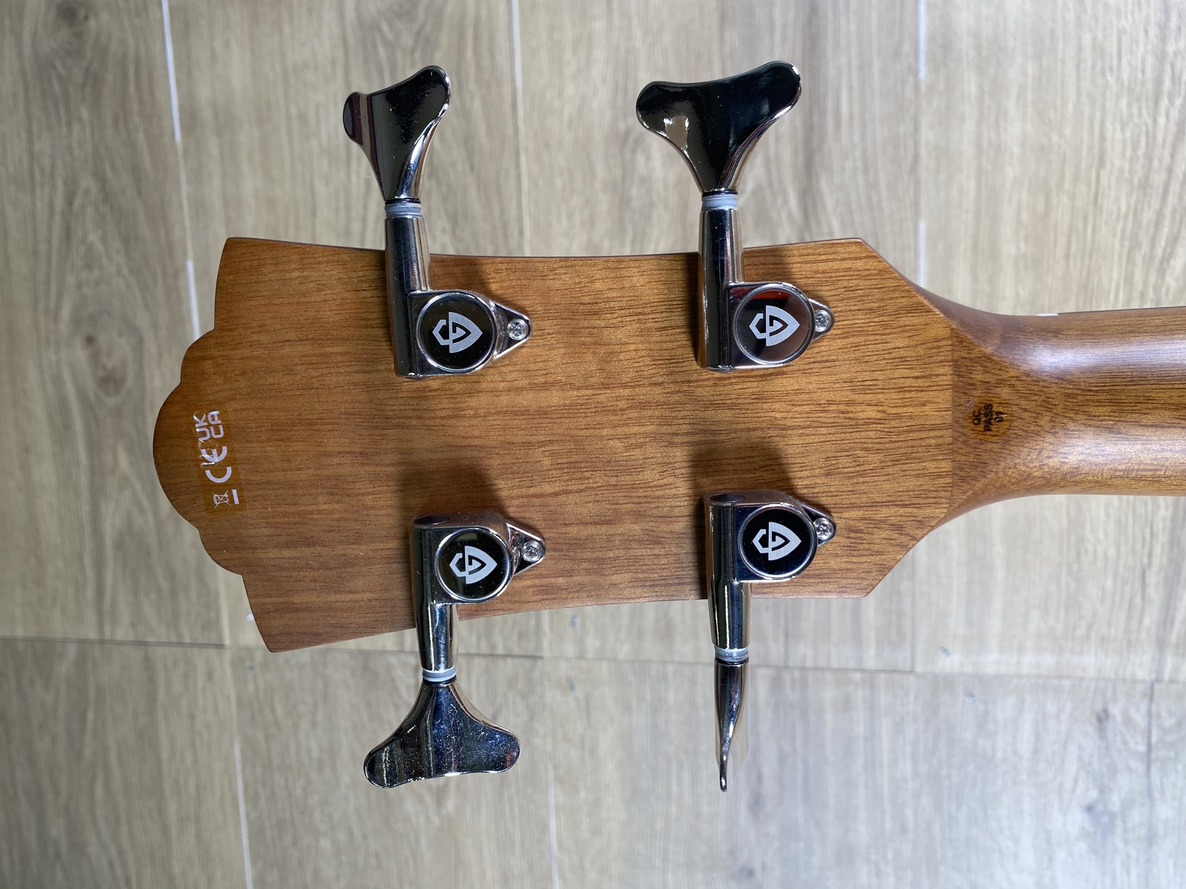 ベース Guild / B-240EF FRETLESS NATURAL Guild Guitars | B-240EF Fretless Natural