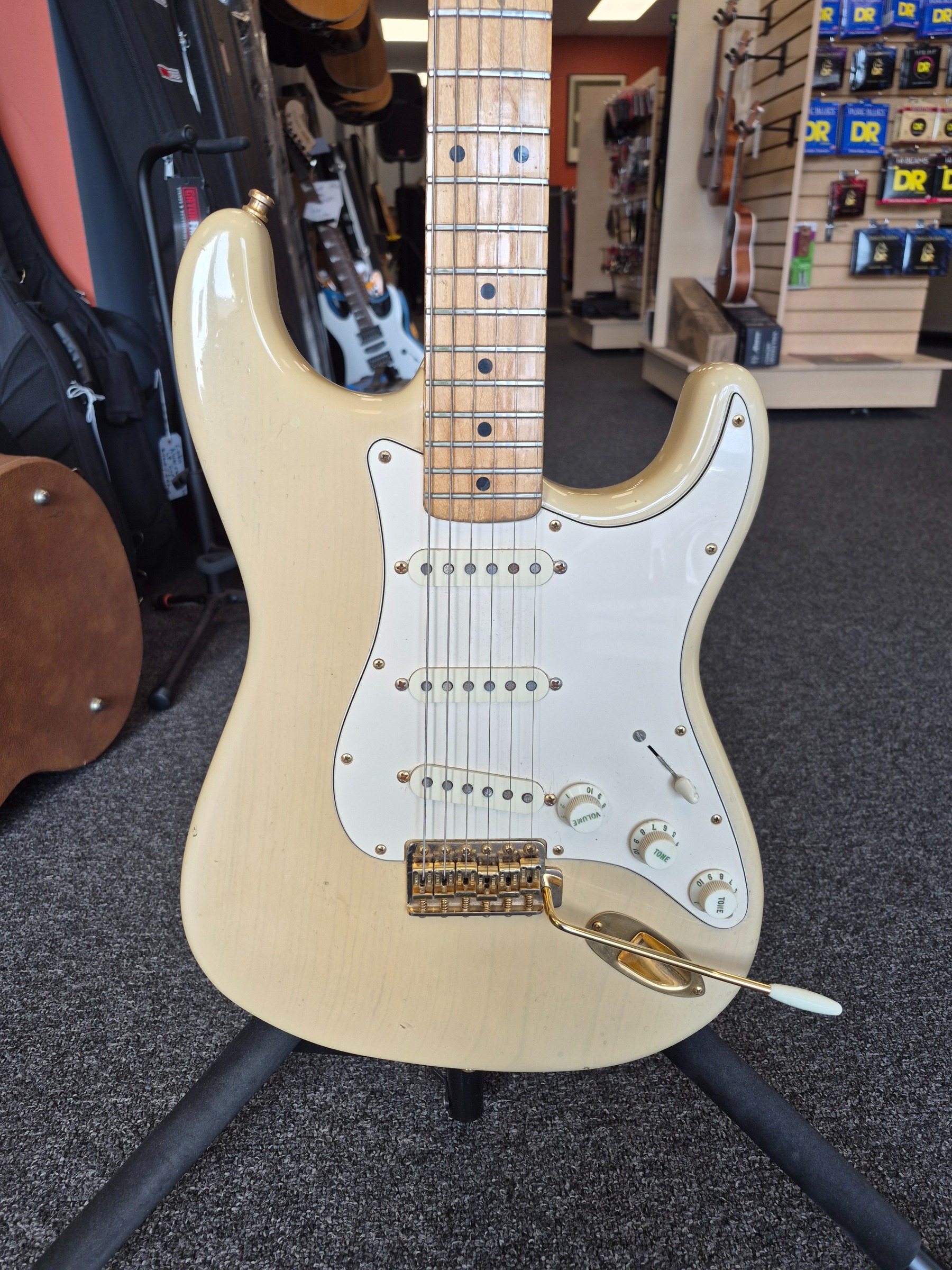 Fender 1983 American Vintage Reissue AVRI ‘57 Stratocaster - Refinished - Includes Hard Case