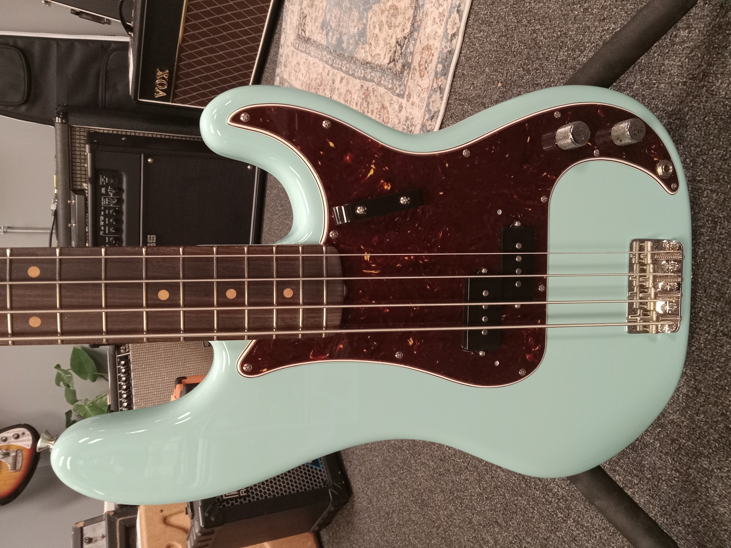 Fender American Vintage II 1960 Precision Bass with Hard Case - Daphne Blue