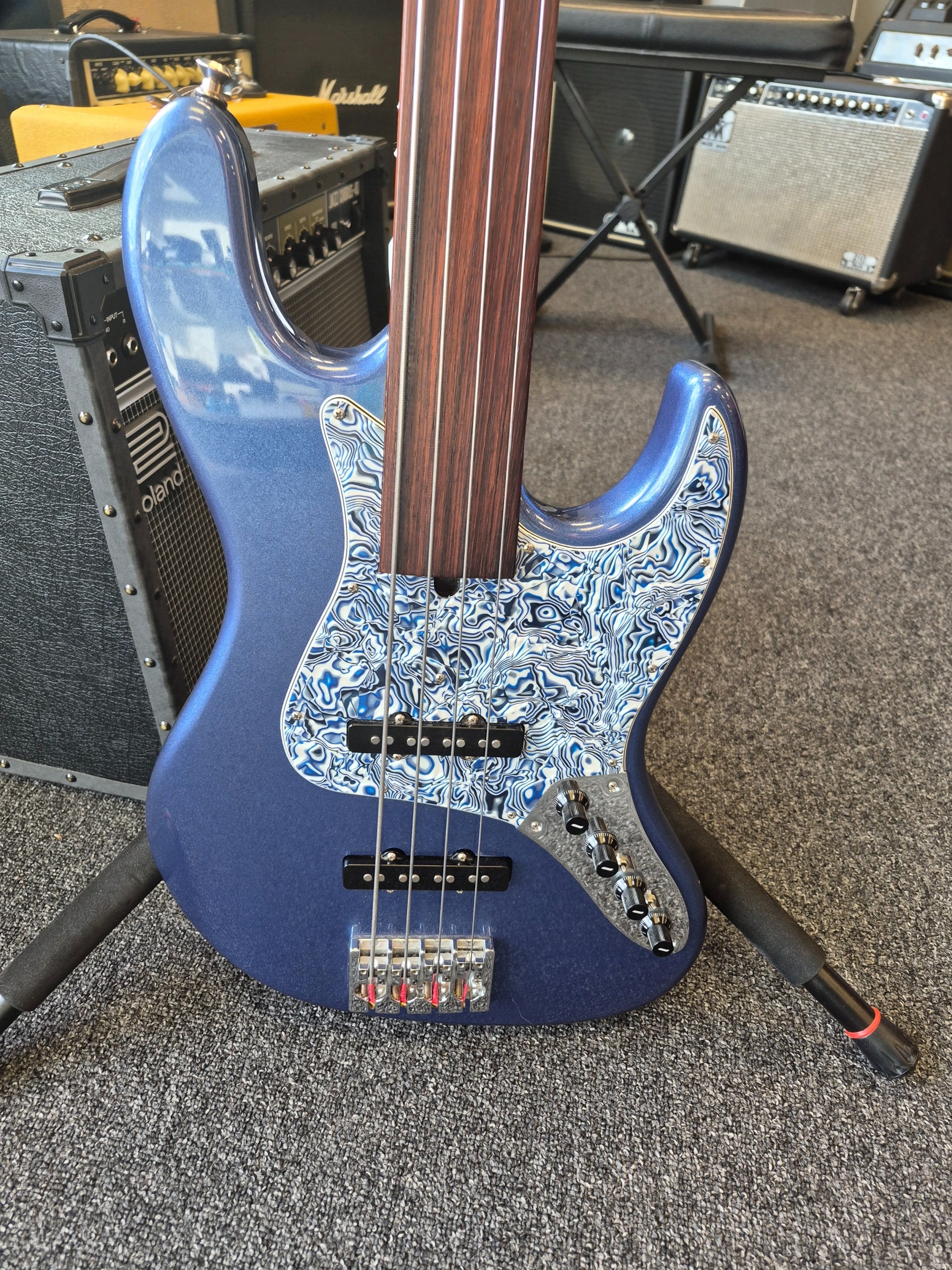 Mike Lull MV4 Modern Vintage Fretless- Fralin Pickups, Lusithand Preamp - Includes Hard Case