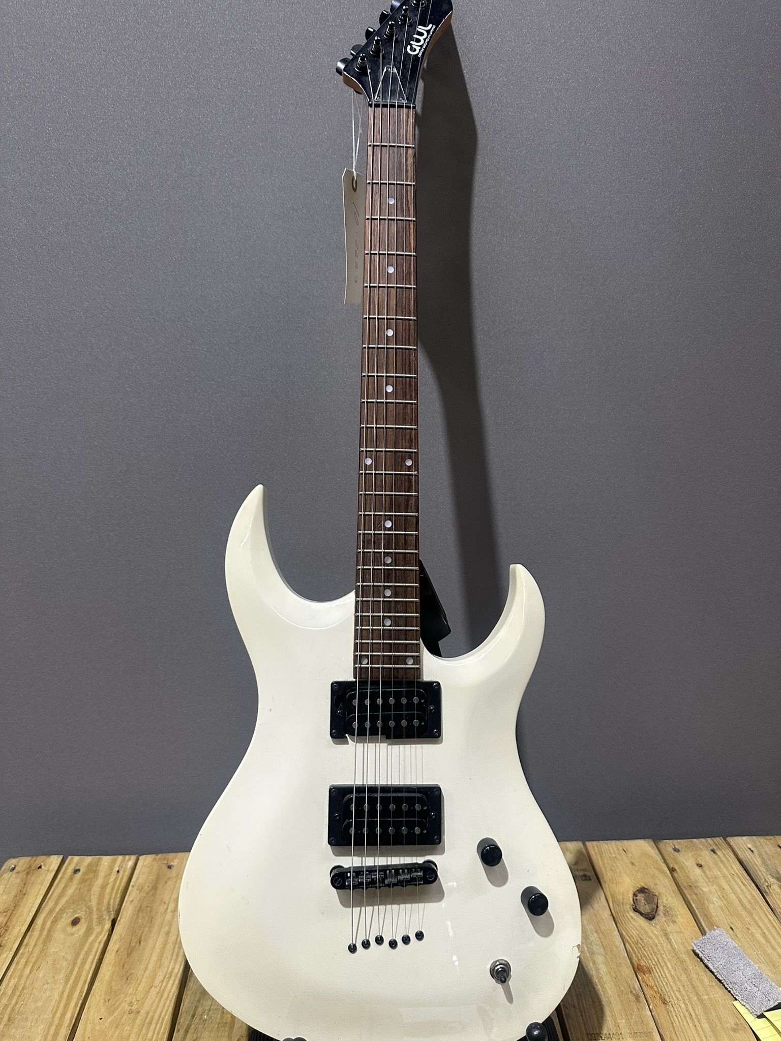 George Washburn Limited Stratocaster Alpine White 2000s