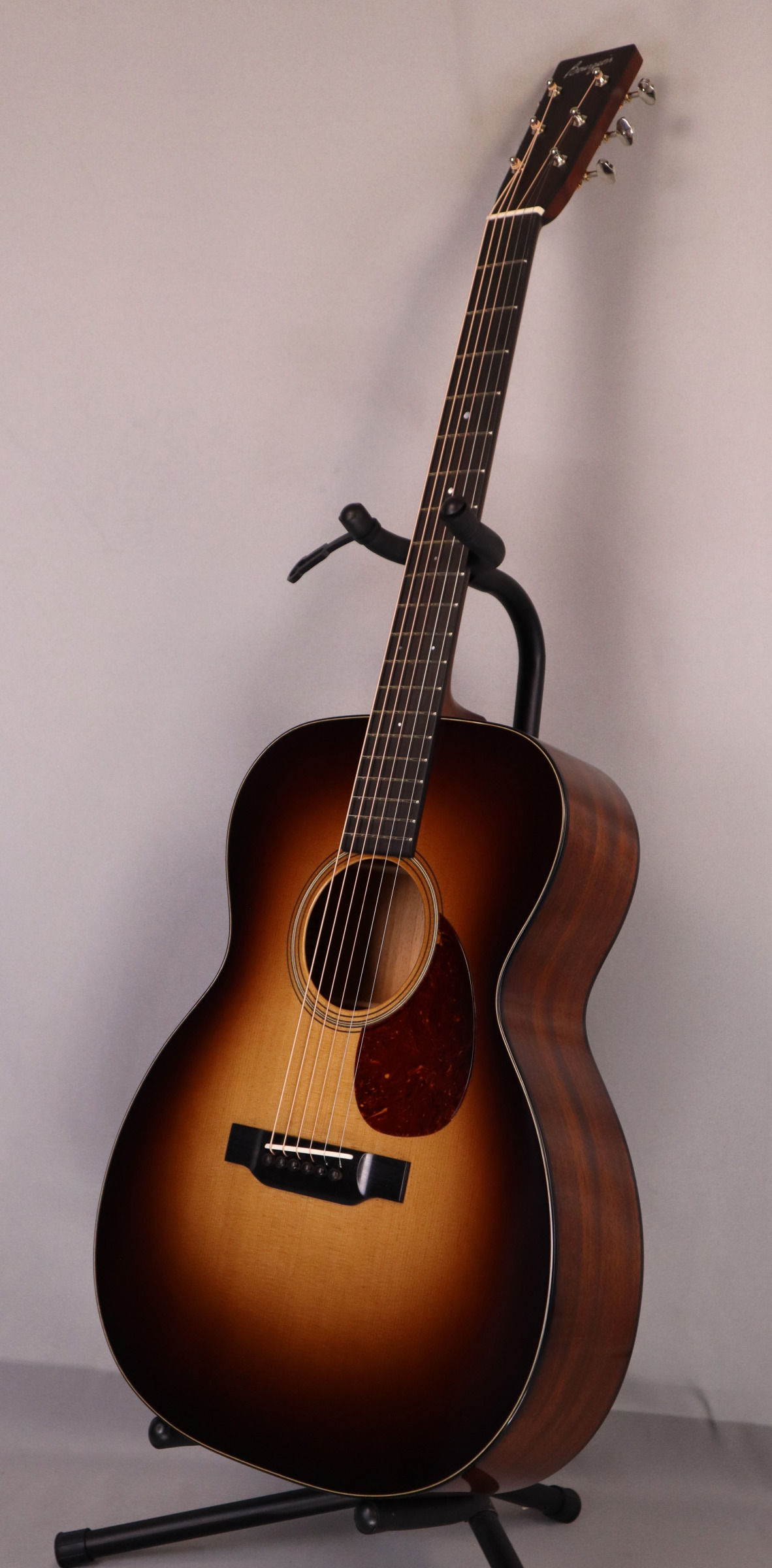Bourgeois OMCB-SB/TS: Touchstone Series OM Country Boy, Torrefied Solid Sitka Spruce Top (Sunburst), Solid Mahogany back and sides.