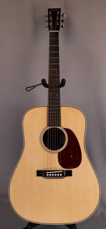 Bourgeois PSV-D-S (Satin Finish) D Vintage/PS-S (Professional Series) Solid Sitka Spruce Top, Solid Indian Rosewood back and sides.